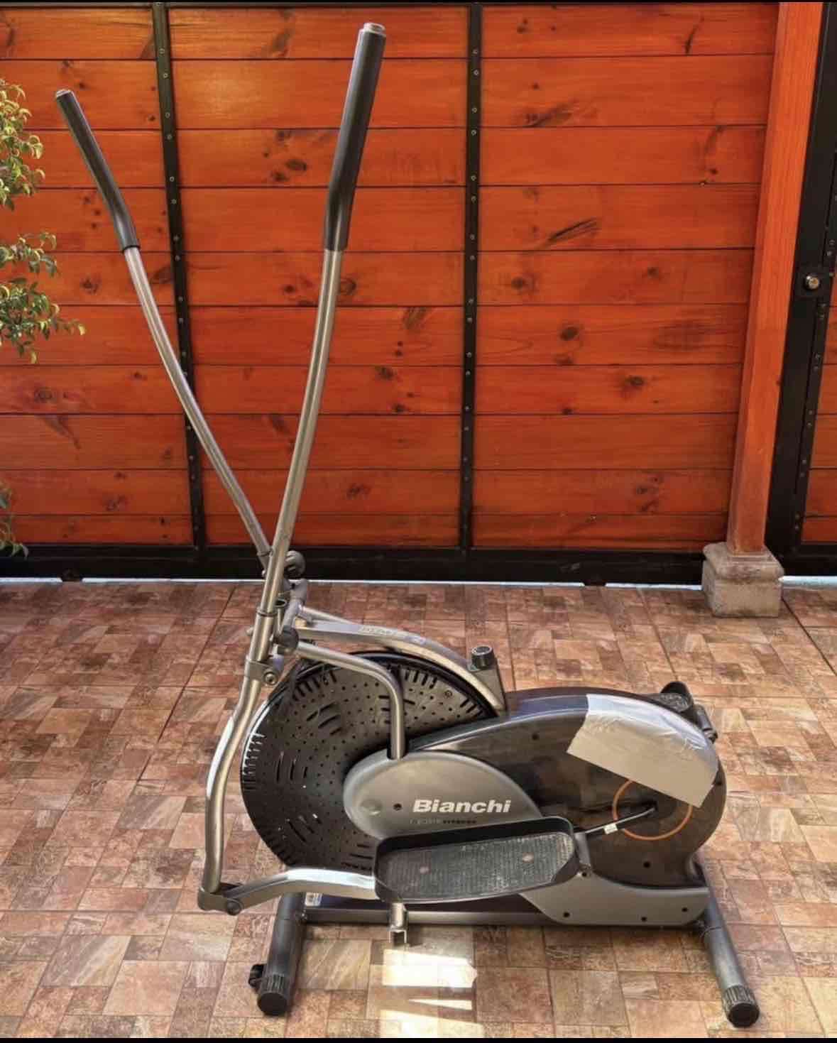 Eliptica Bianchi E-800 Buen Estado - 2