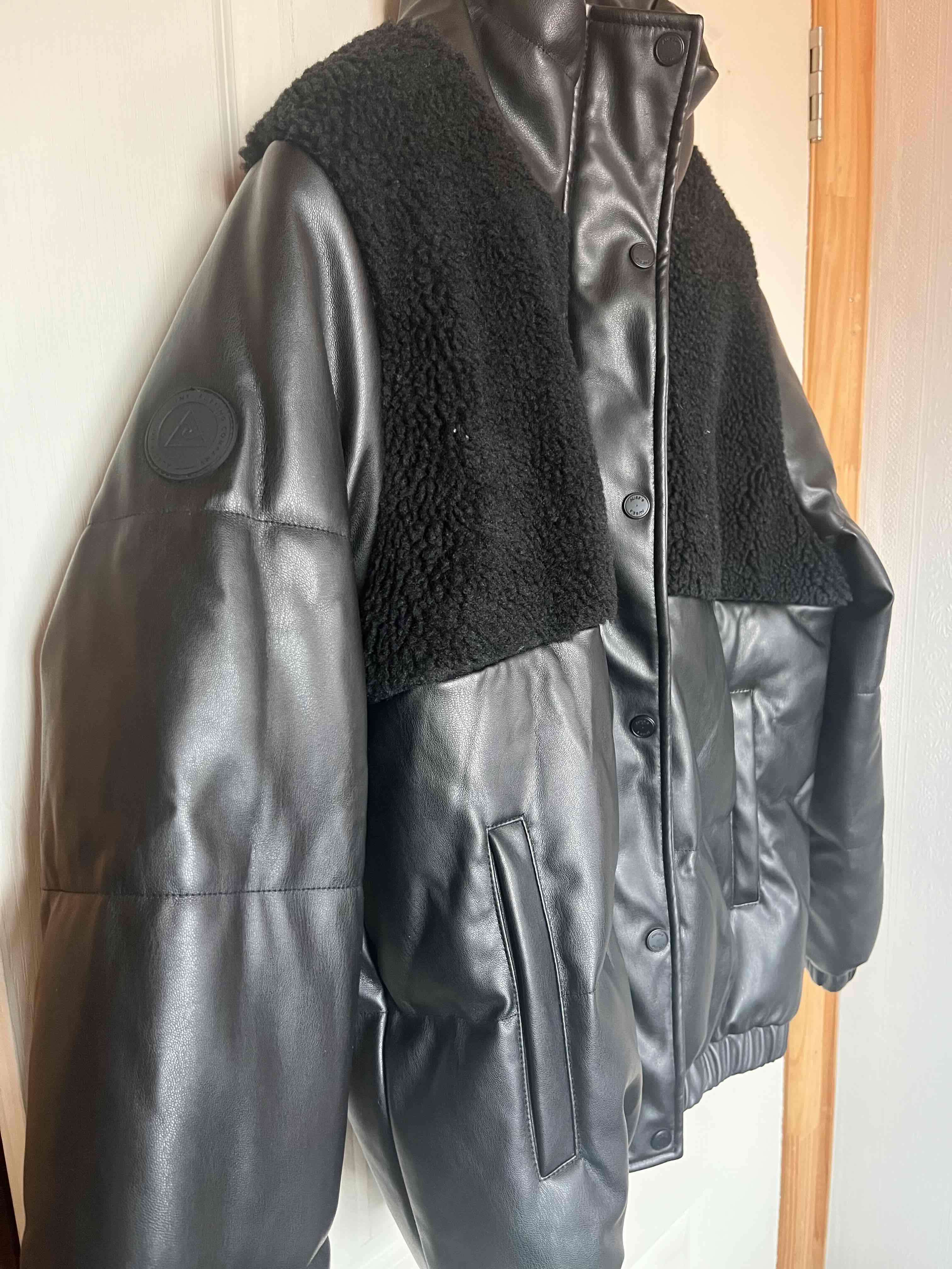 Chaqueta de cuero sintético negro - miniatura 2