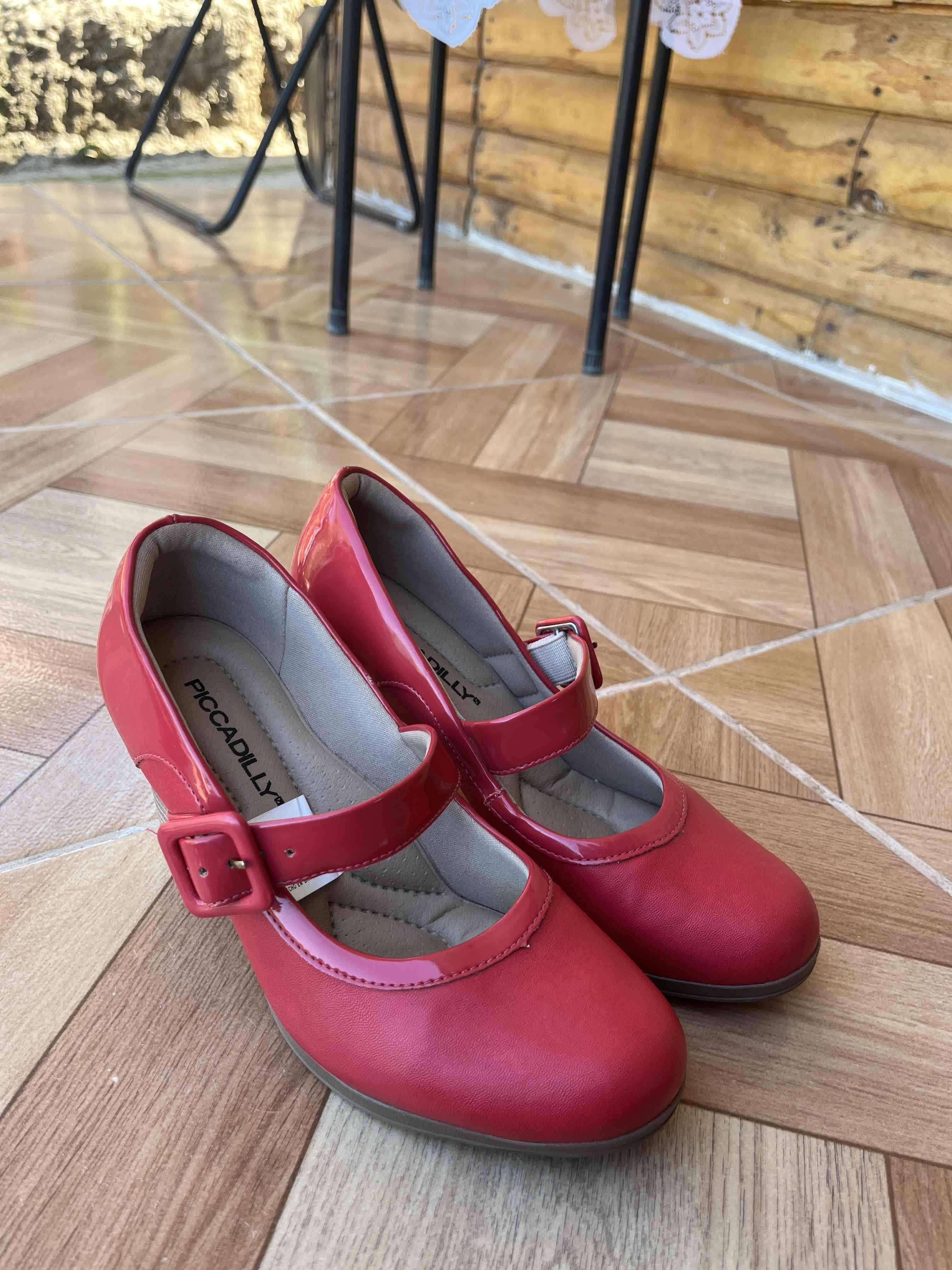 Zapatos rojos de tacón medio - miniatura 6