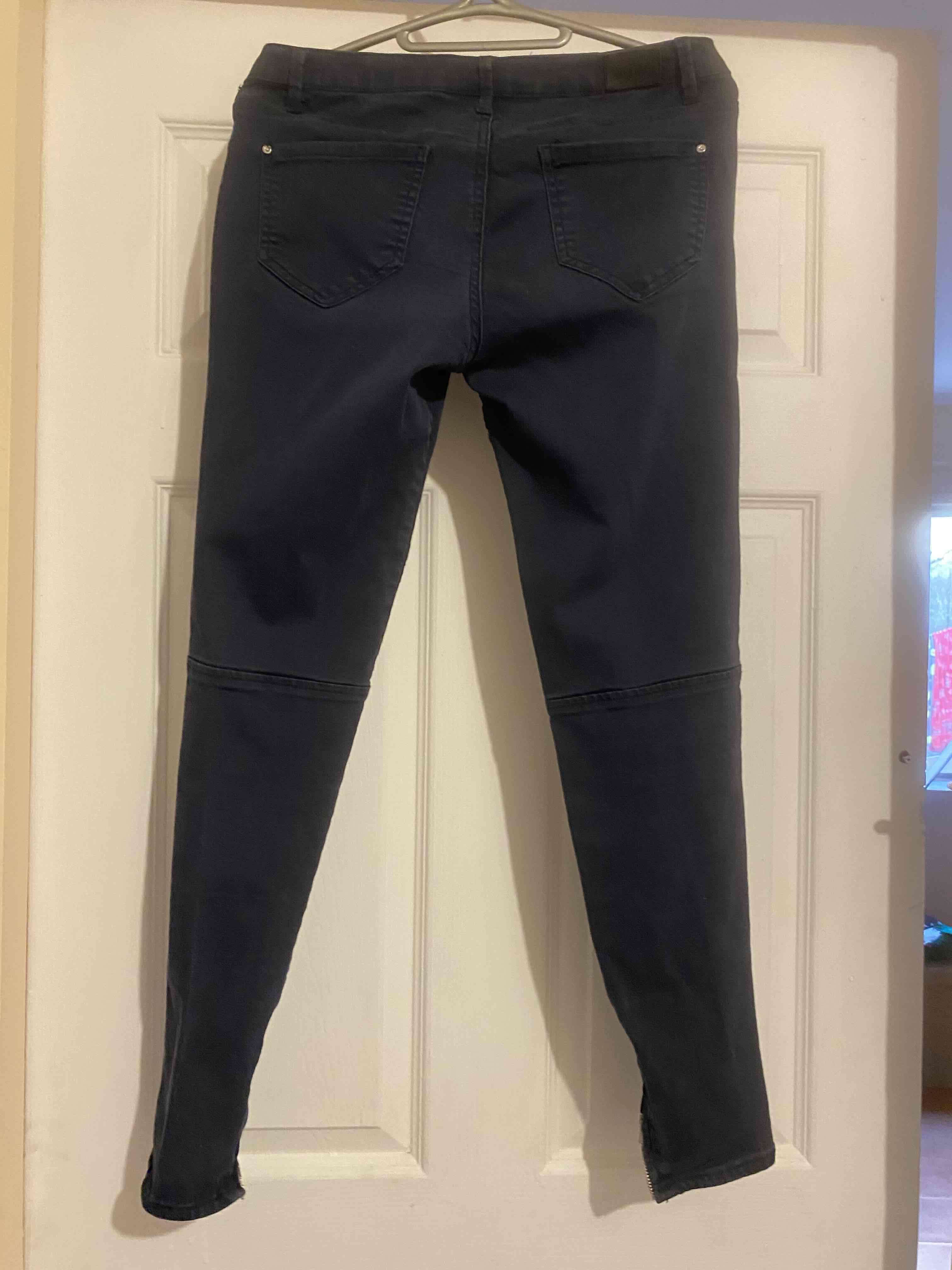 Jeans azul con cremalleras - 2