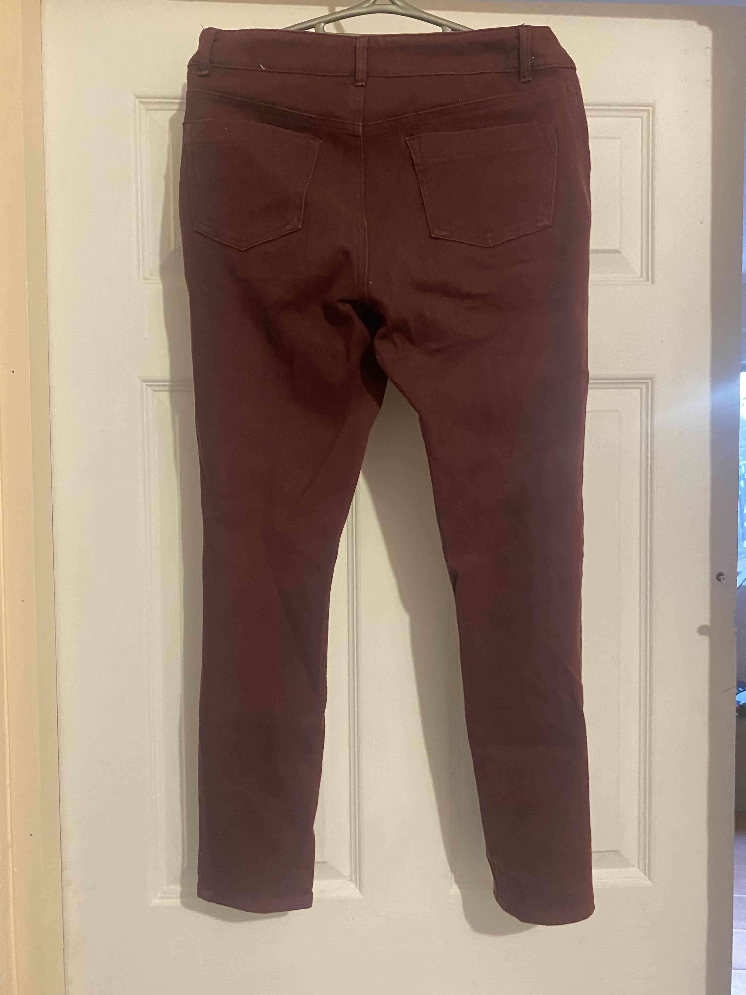 Pantalones burdeo con cierres - miniatura 2