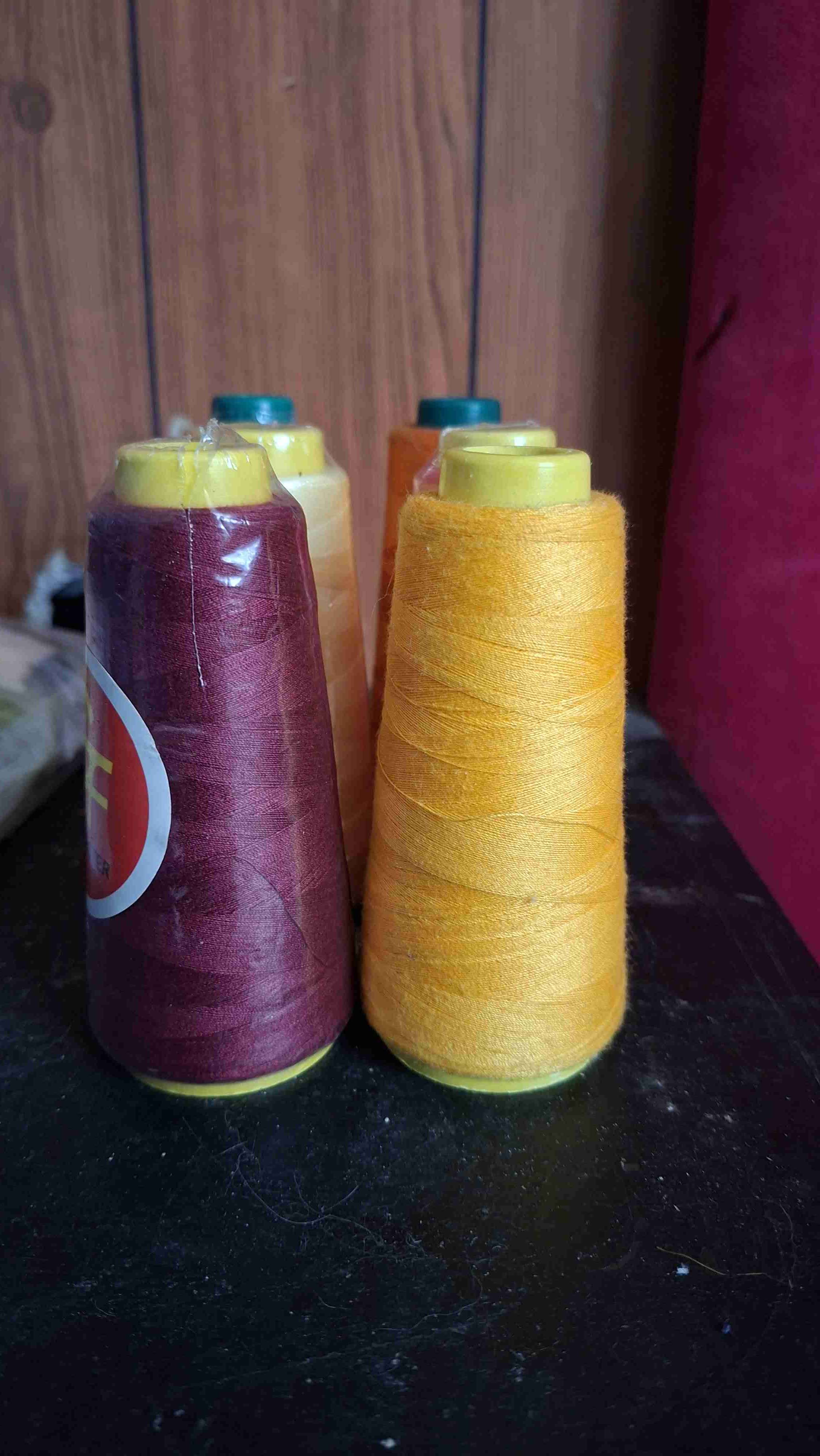 Conos de hilo para coser - miniatura 3