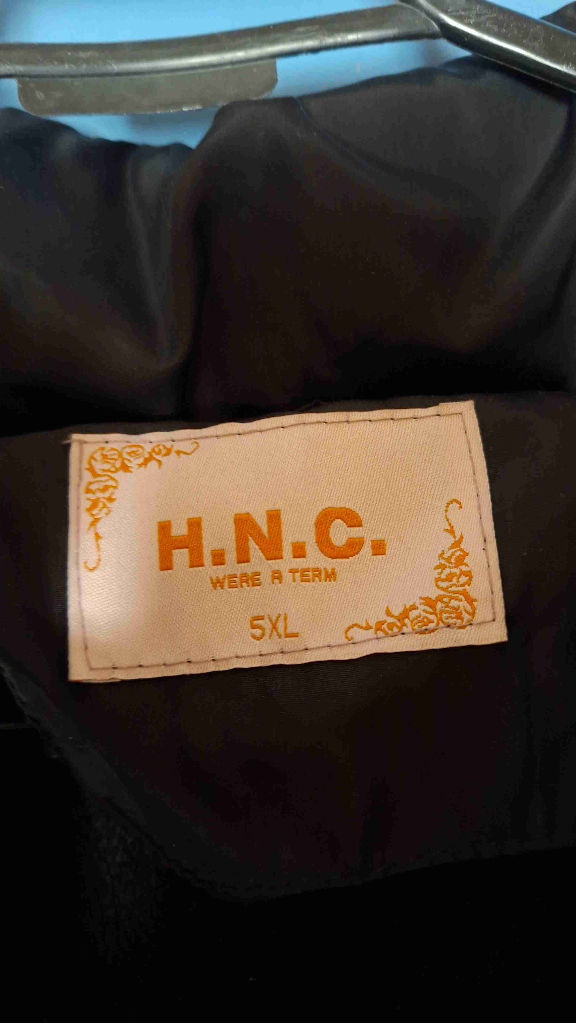 Chaqueta negra con capucha de piel - miniatura 4