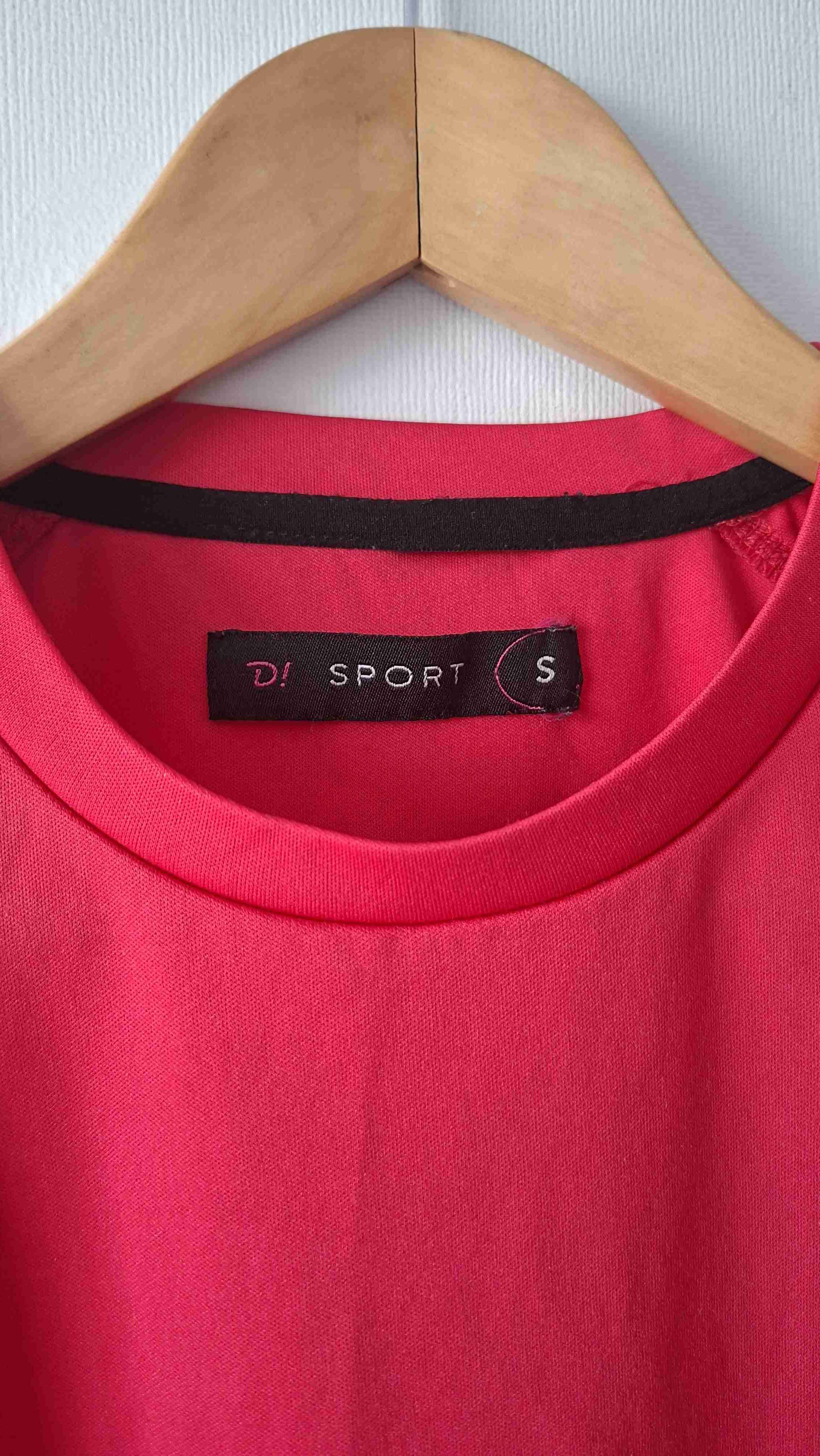 Polera deportiva roja - miniatura 2