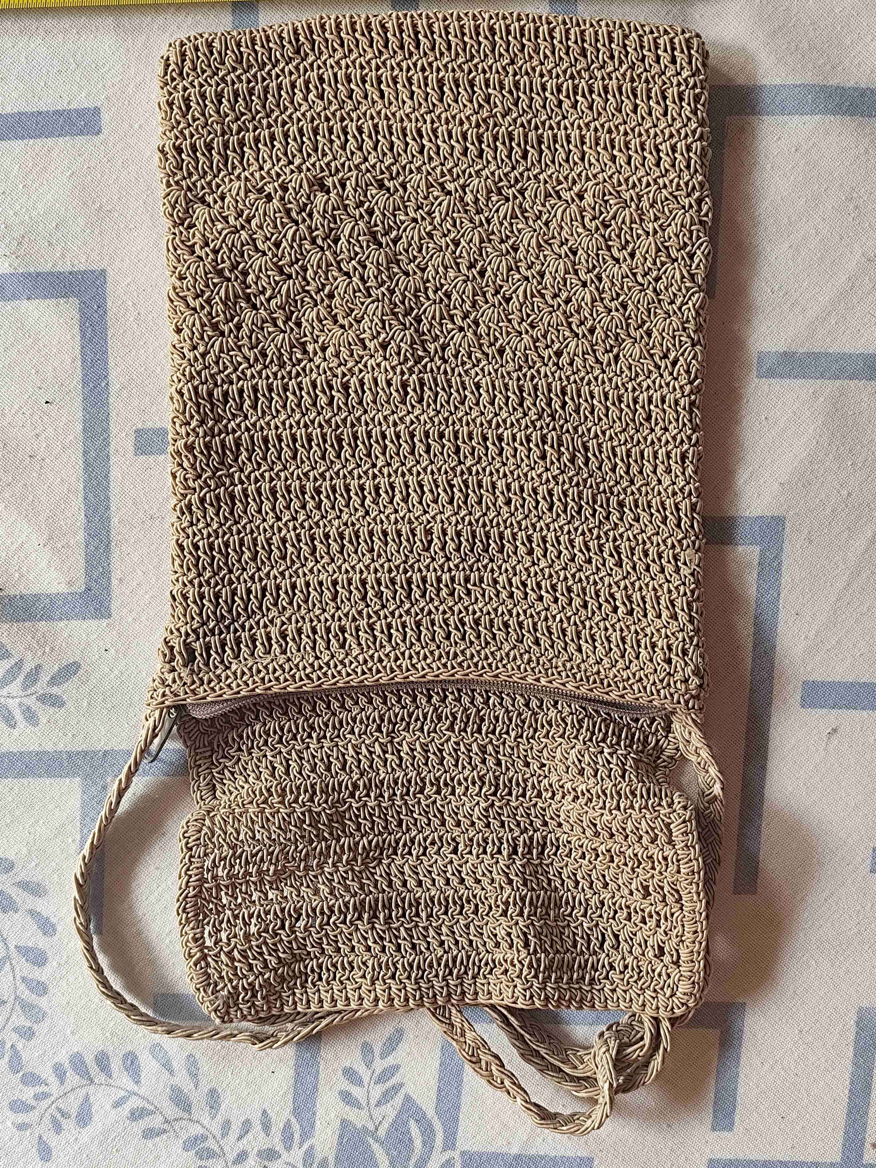 Cartera crochet beige hecho a mano - miniatura 2