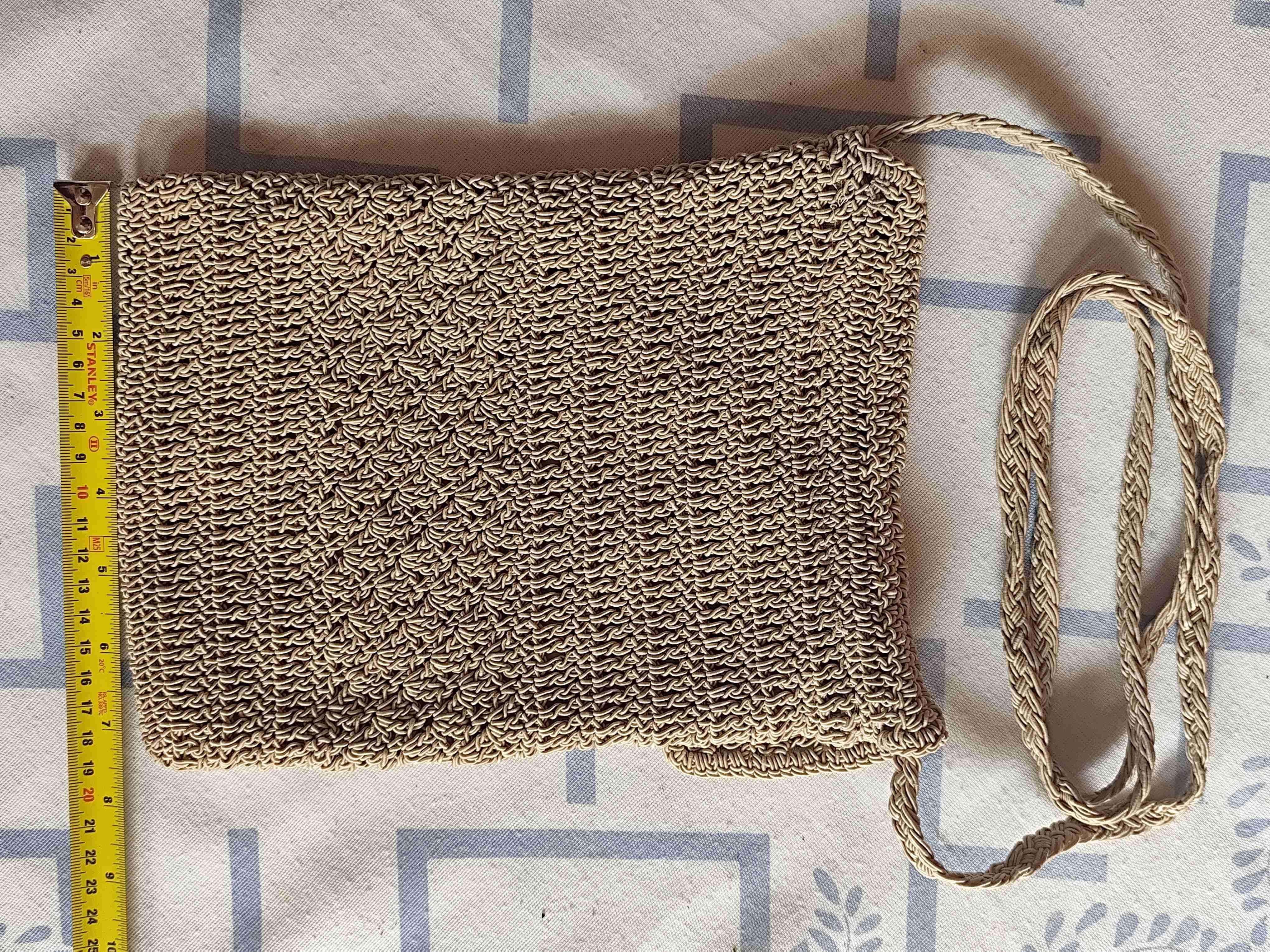 Cartera crochet beige hecho a mano - miniatura 4