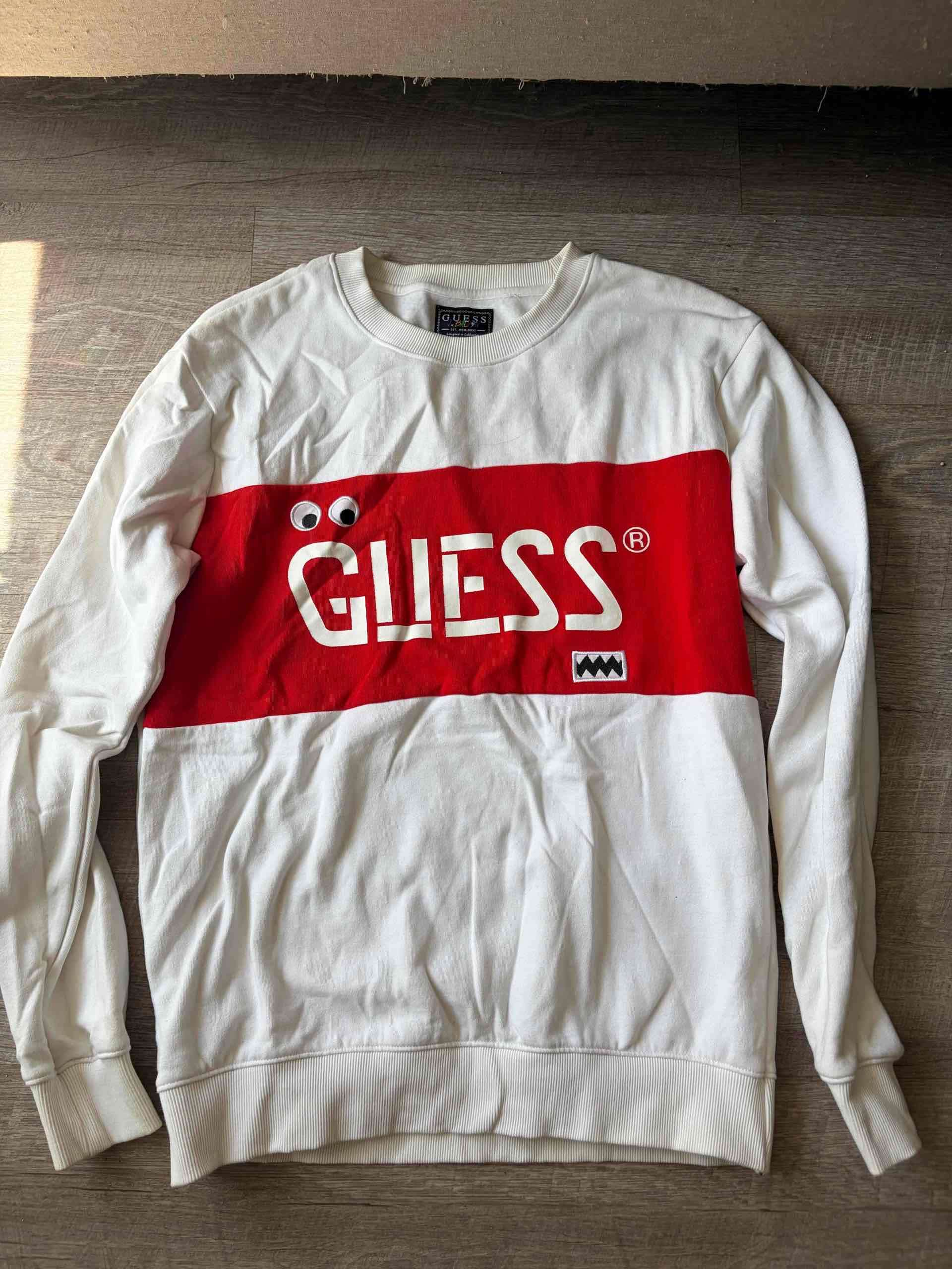 Polerón GUESS blanco y rojo edición JBalvin - miniatura 1