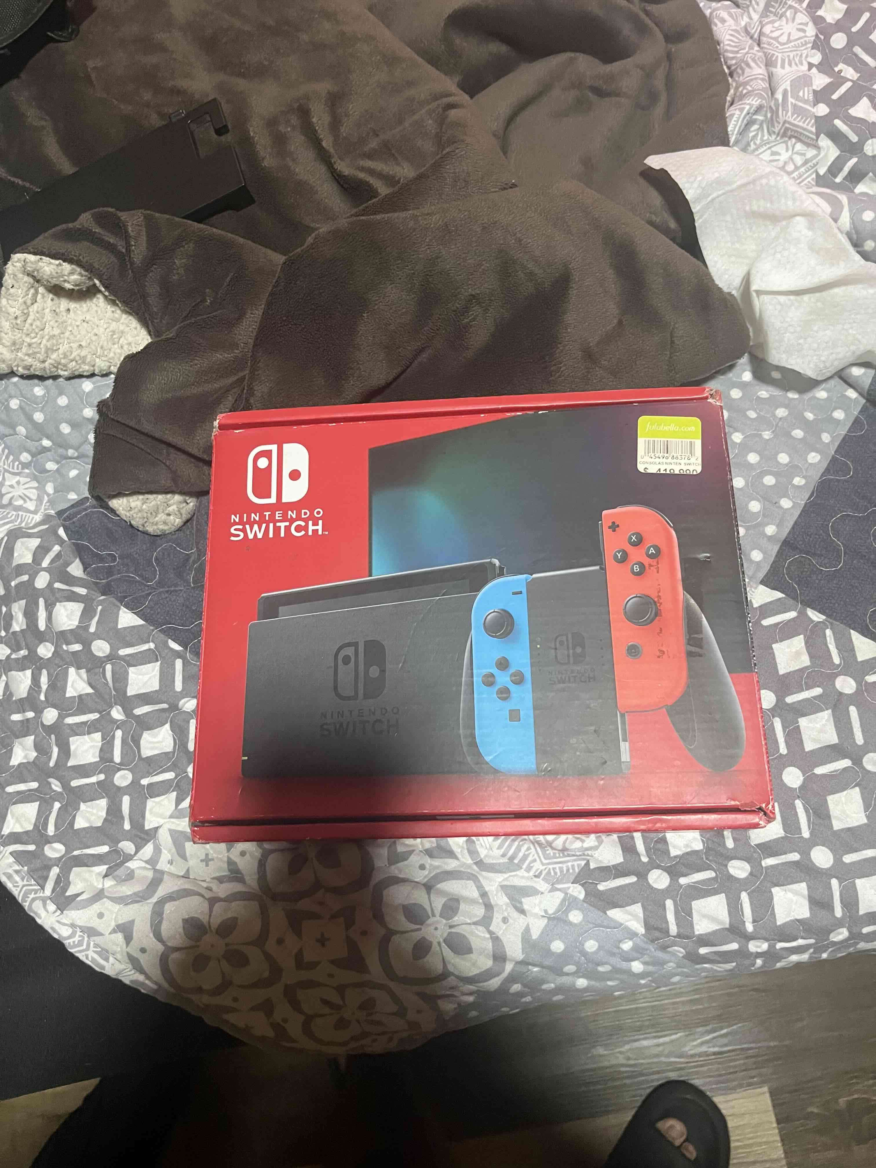 Nintendo Switch con Joy-Con - miniatura 1