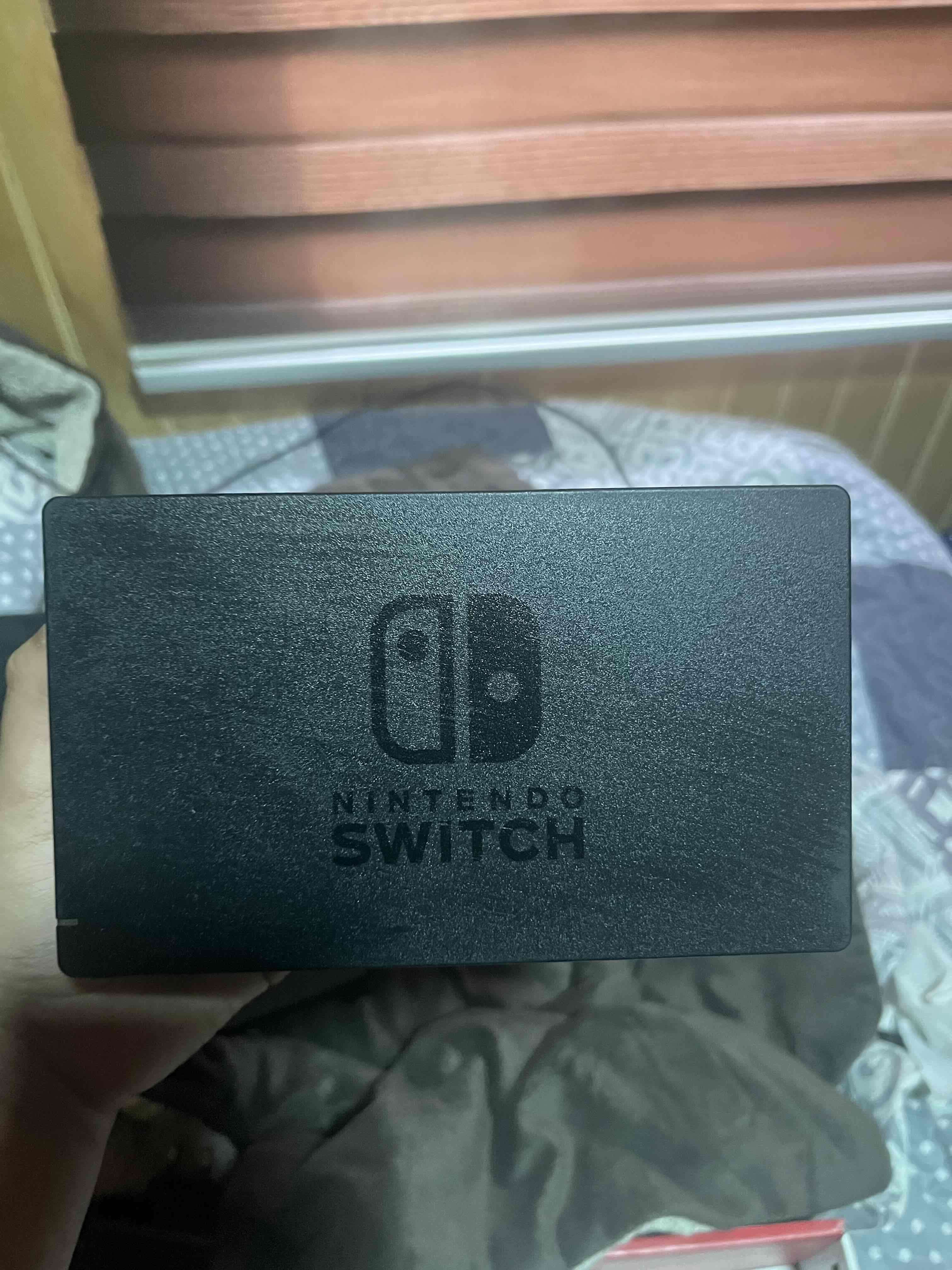 Nintendo Switch con Joy-Con - miniatura 3