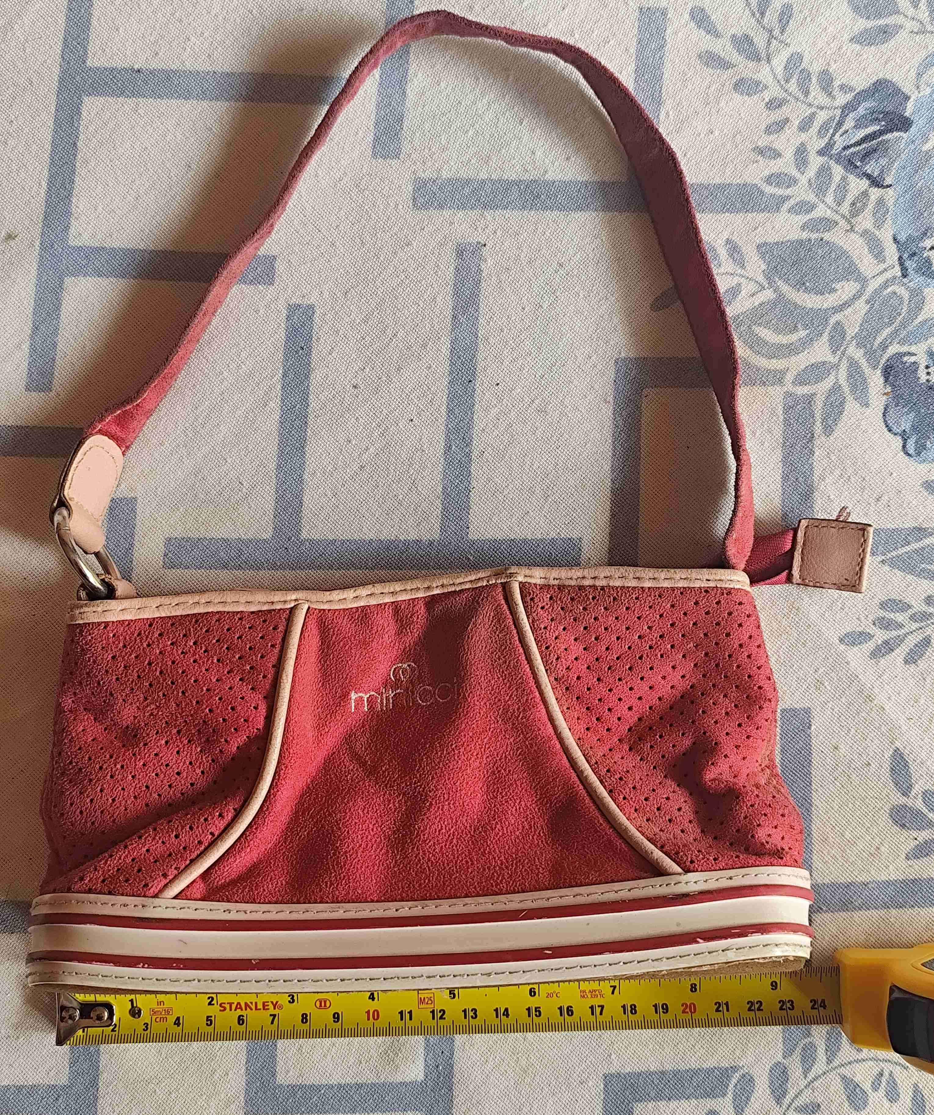 Cartera rosada con diseño - miniatura 2