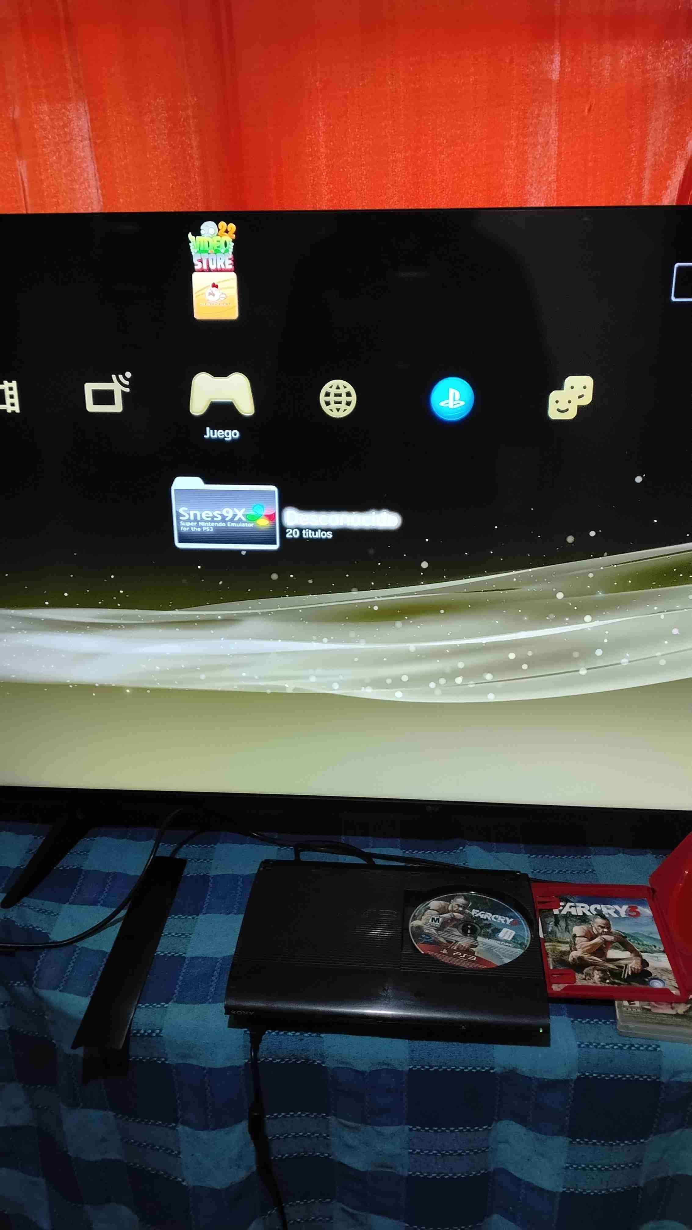 PlayStation 3 con mando y juegos - miniatura 6