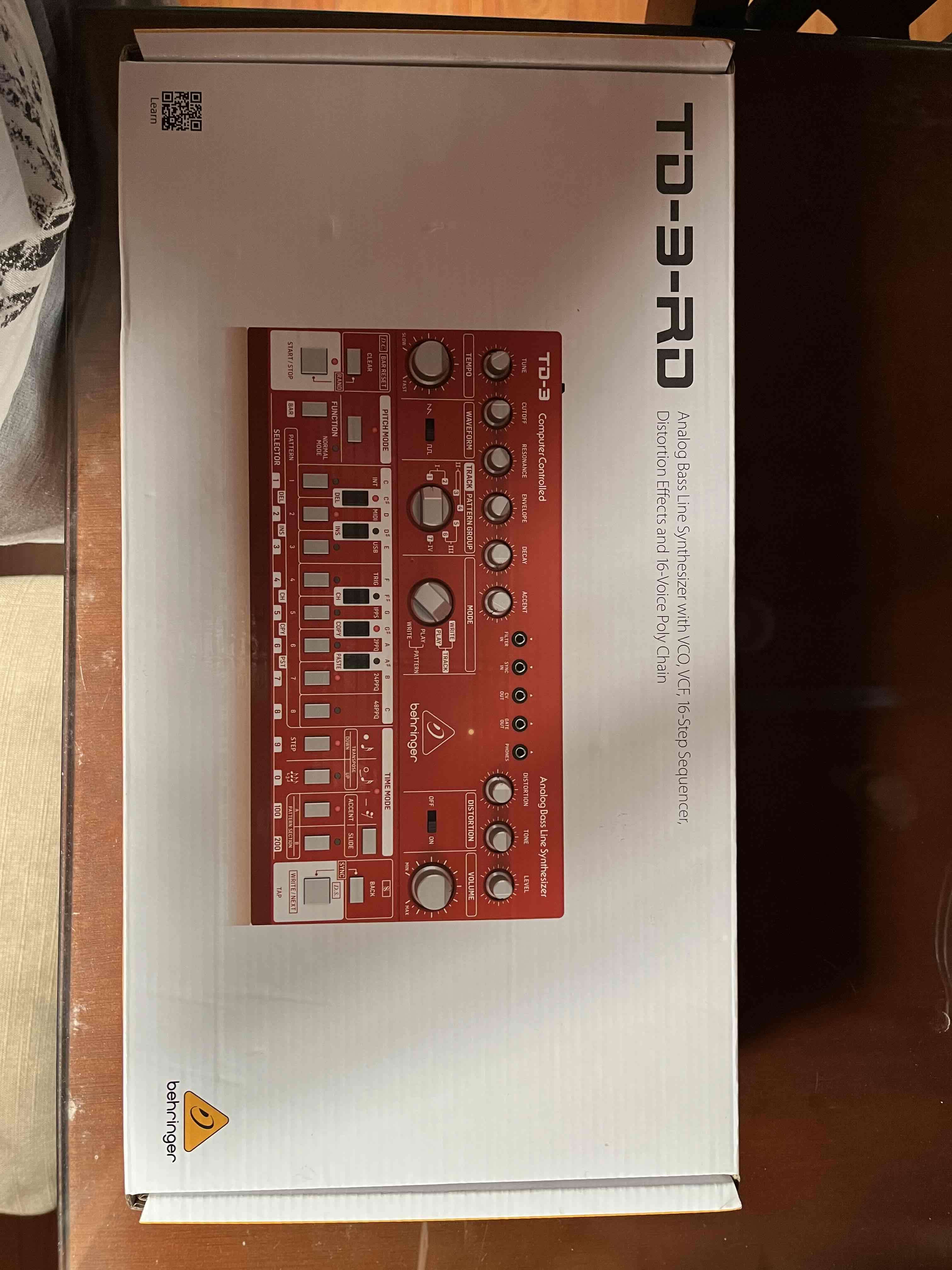 Sintetizador Behringer TD-3 Rojo - miniatura 3