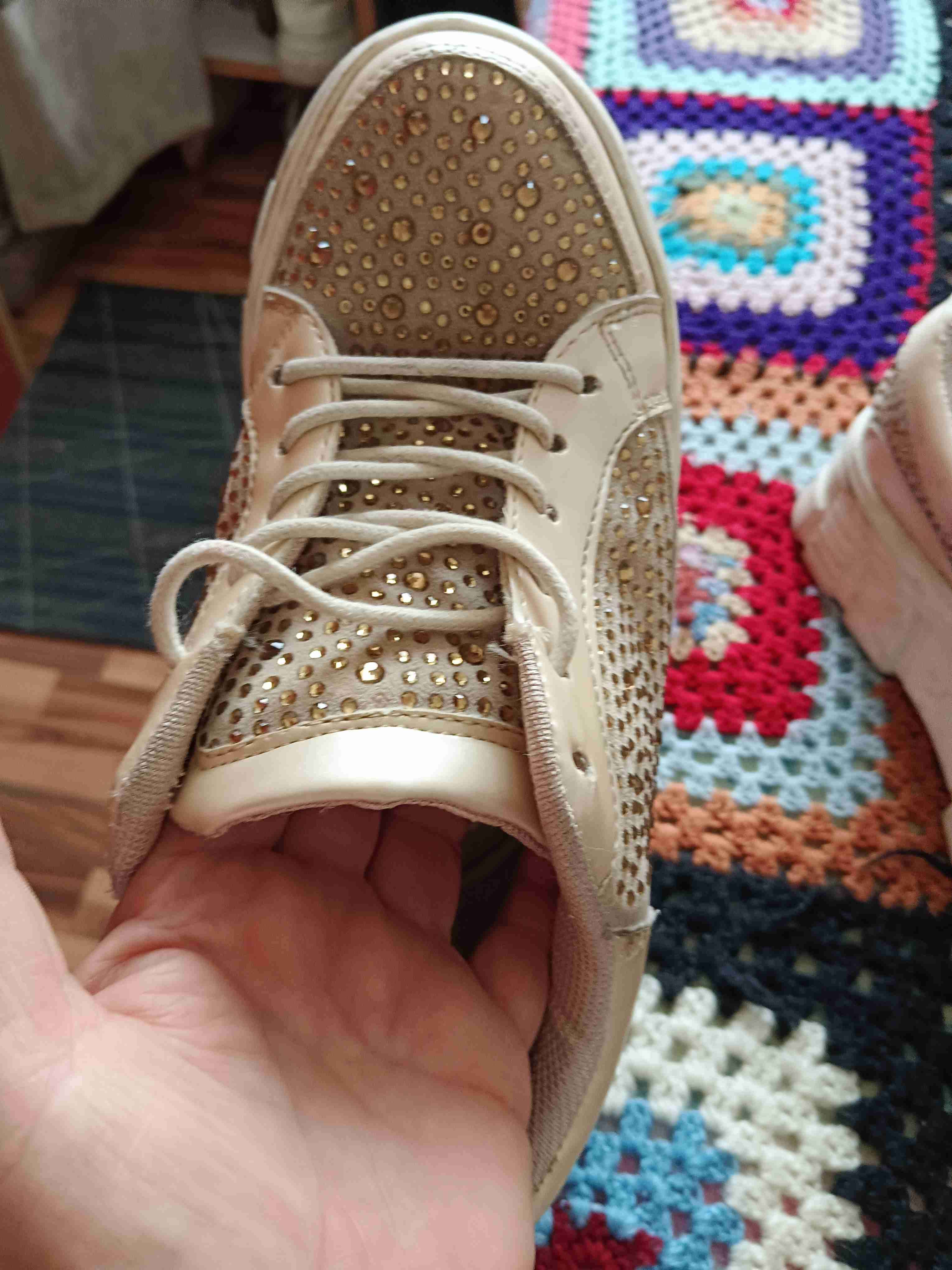 Zapatillas beige con tachas - miniatura 3