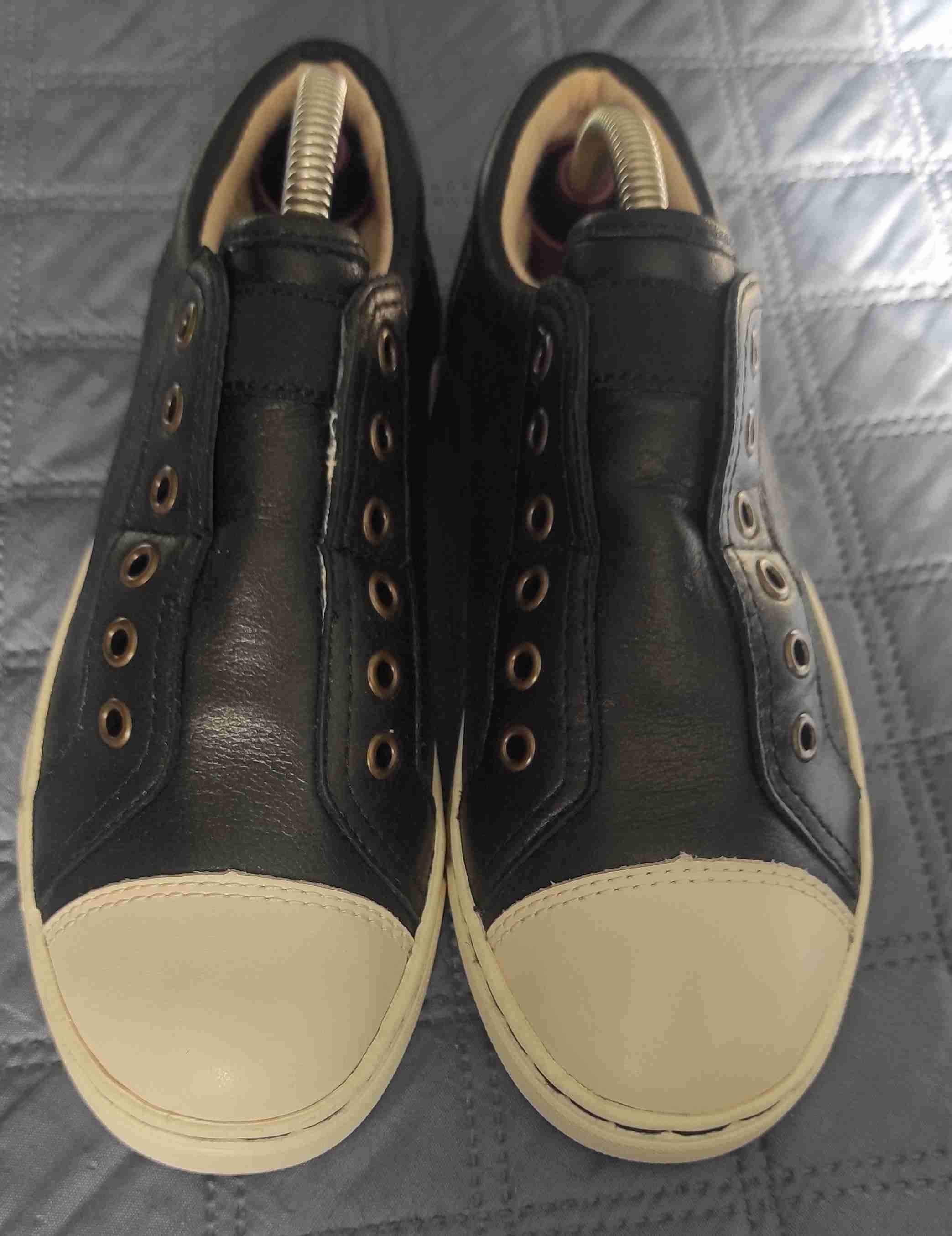 Zapatillas UGG negras clásicas - miniatura 2