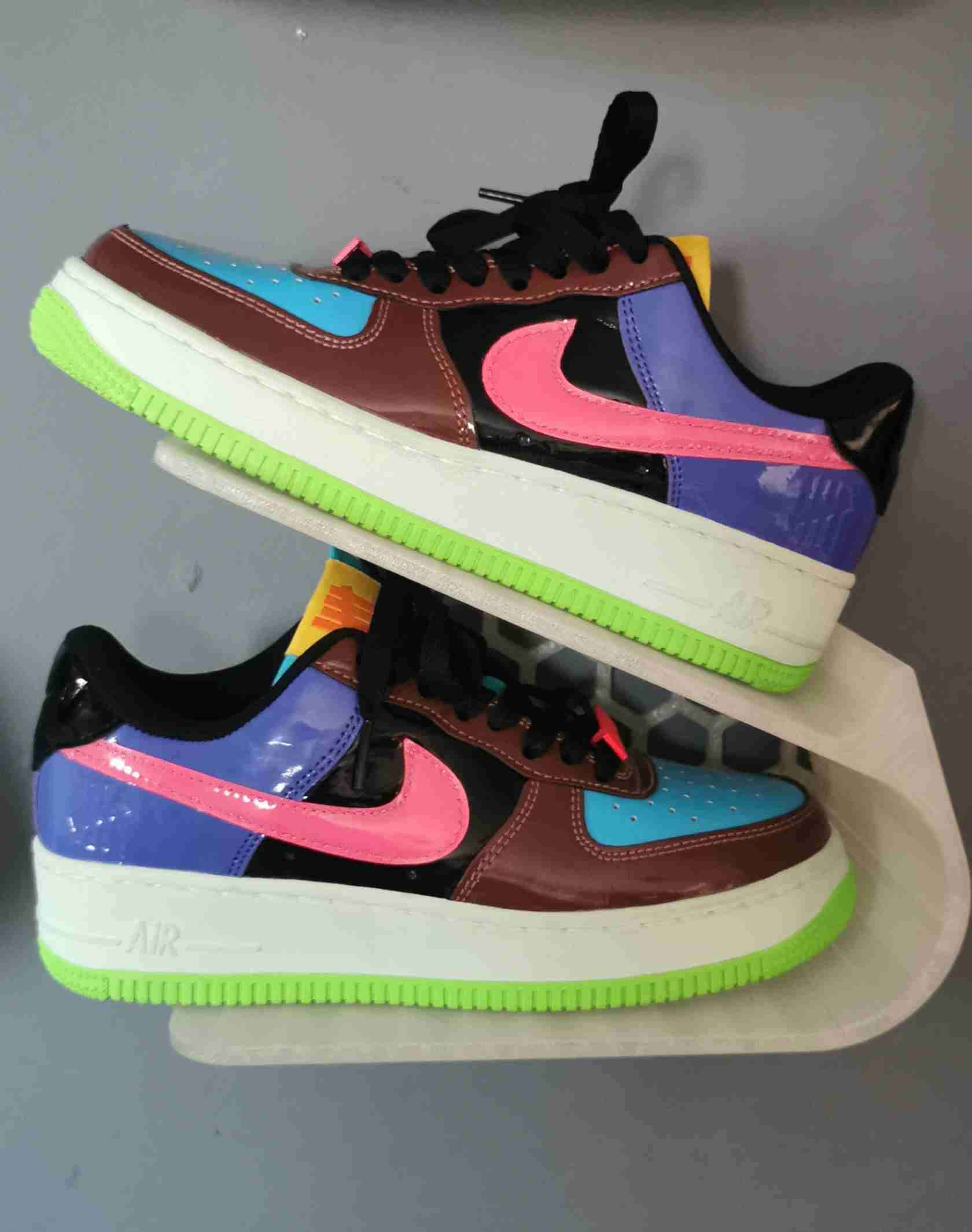 Zapatillas Nike  multicolor con diseño moderno - miniatura 1