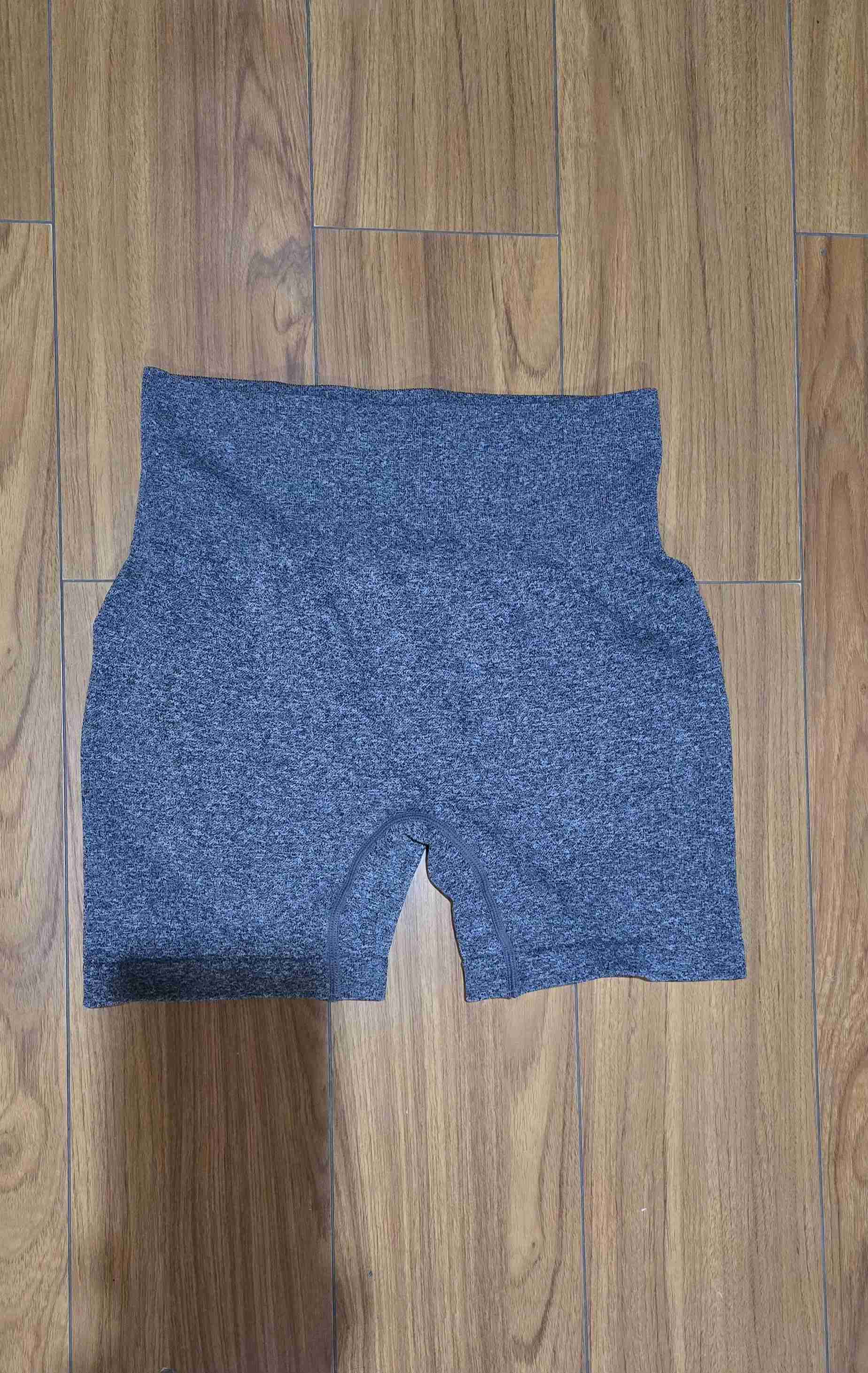 Short deportivo gris - 1