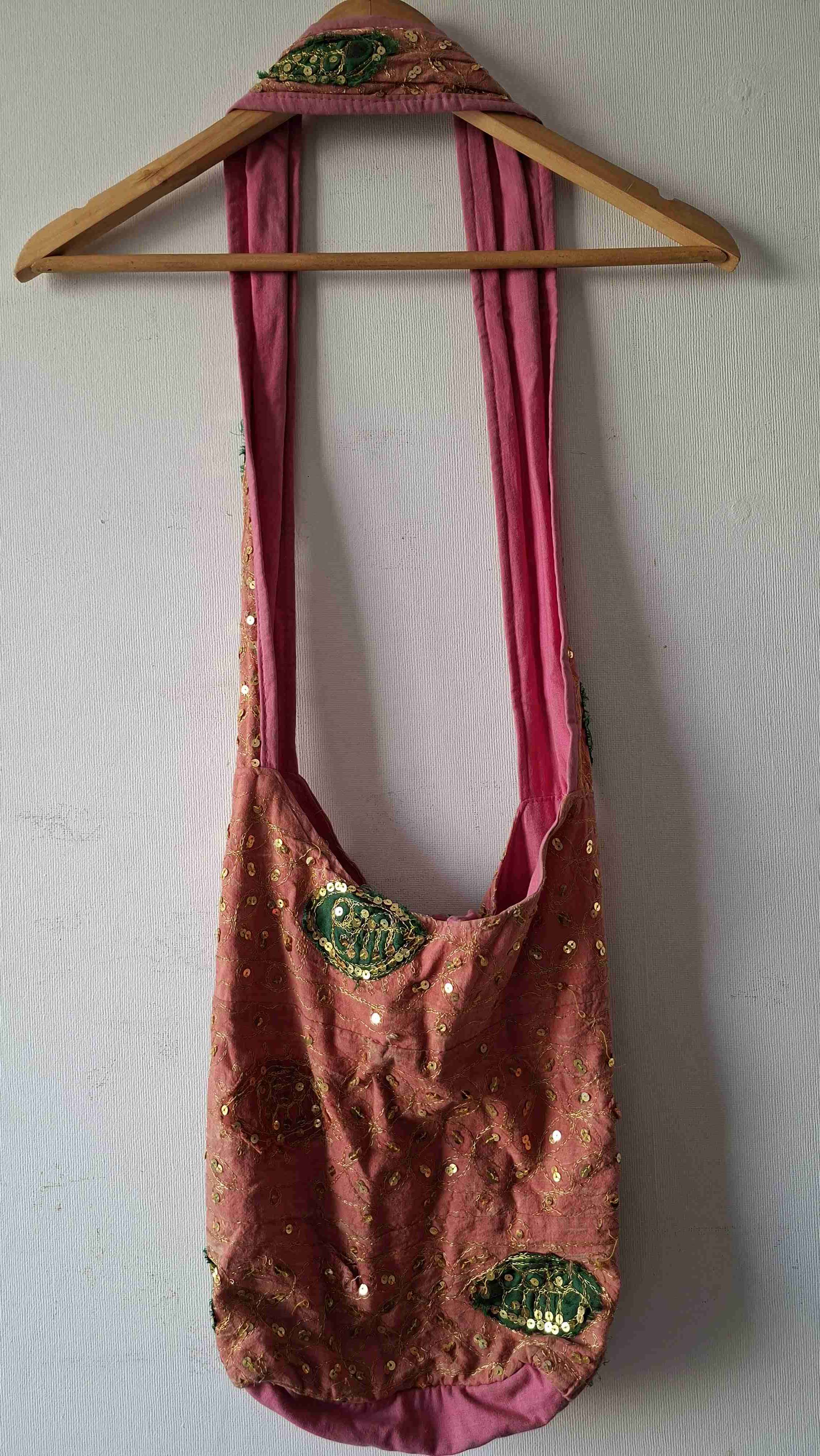 Bolso rosa con bordados - miniatura 3