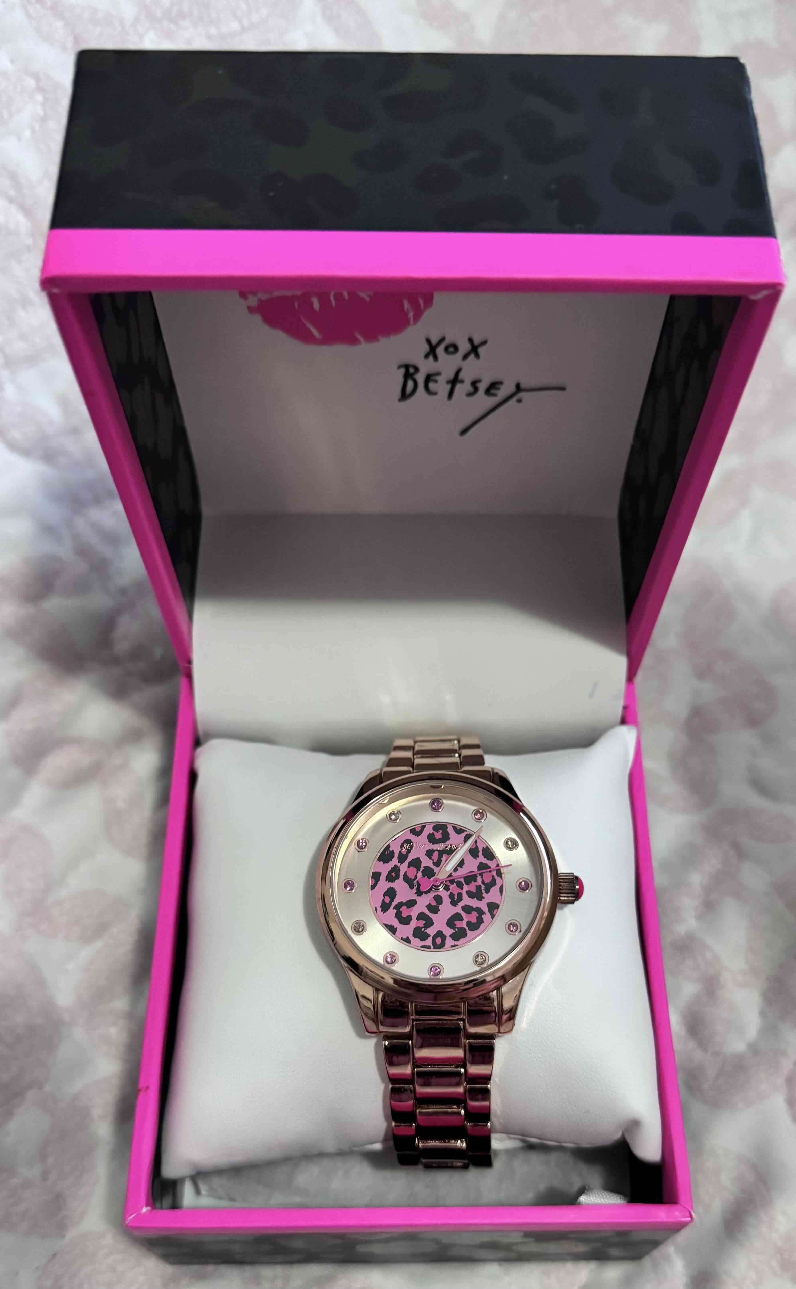 Reloj metálico diseño leopardo Betsey Johnson - 3
