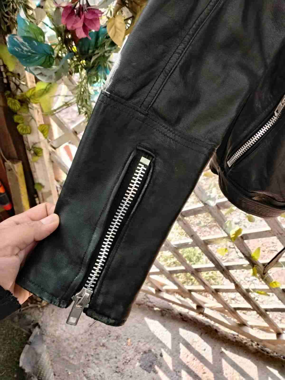 Chaqueta de cuero negra - miniatura 6