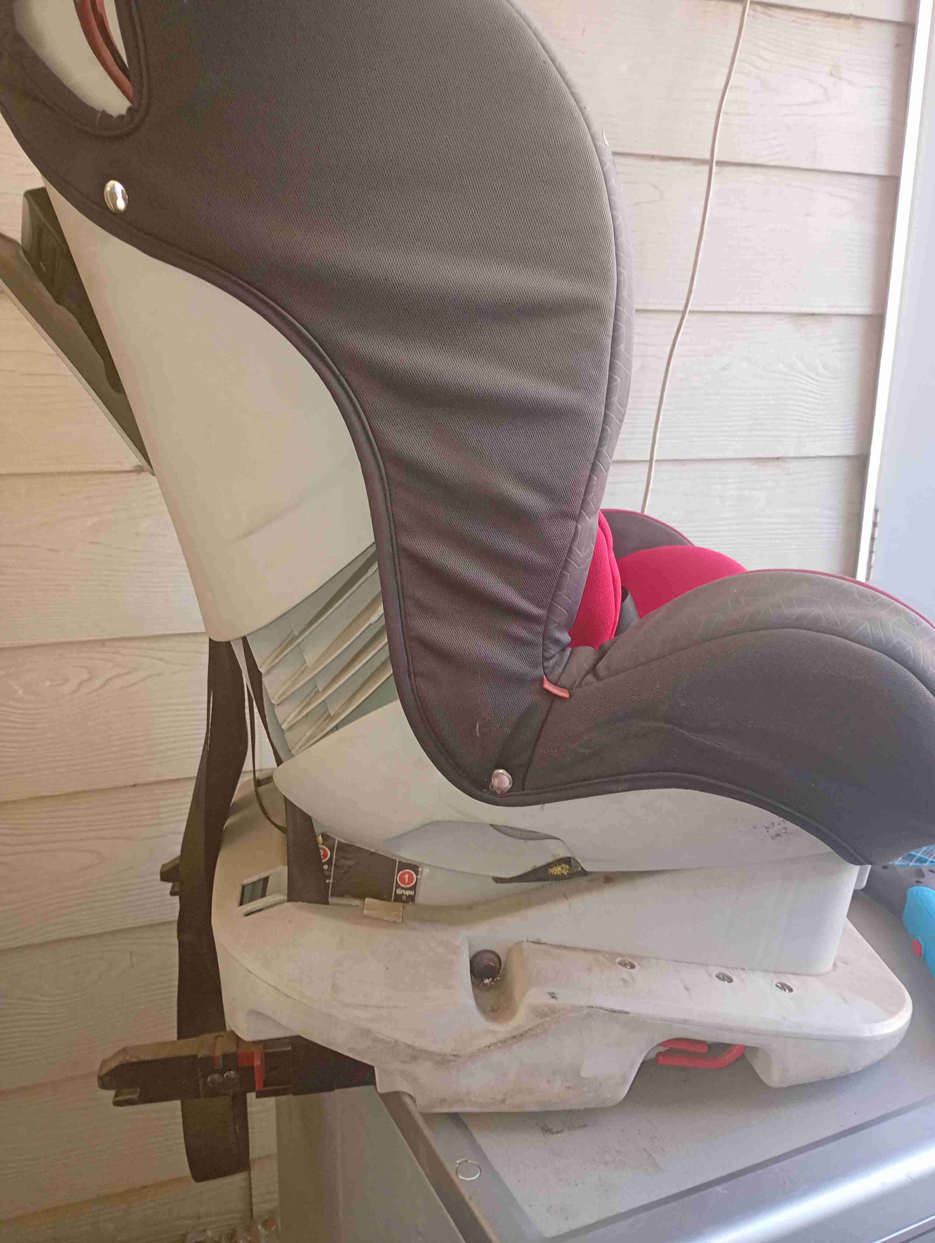 Silla de auto Bébésit roja y negra - miniatura 2