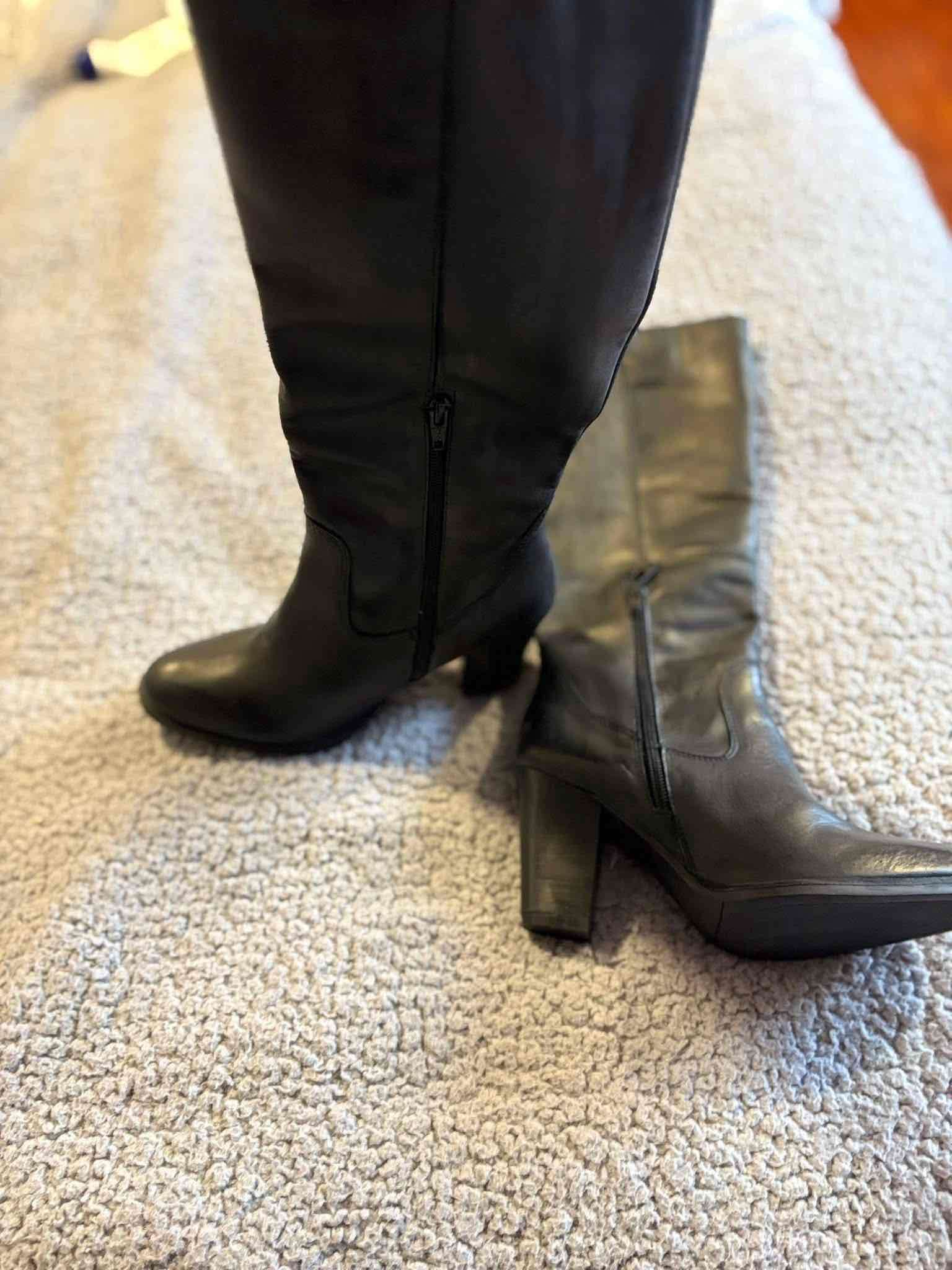 Zapatos negros de tacón bajo. 35. - 2