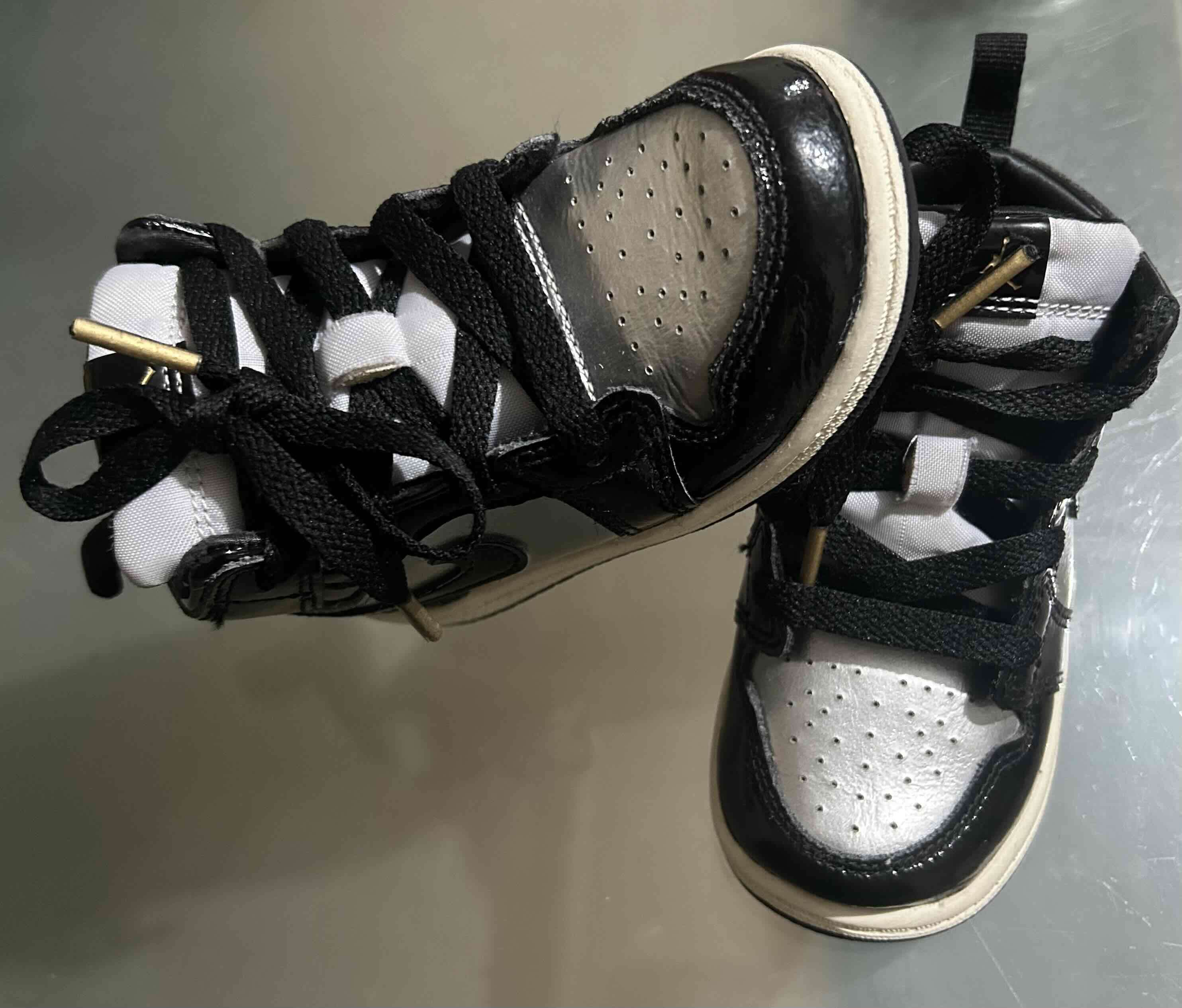 Zapatillas negras para niño - miniatura 2