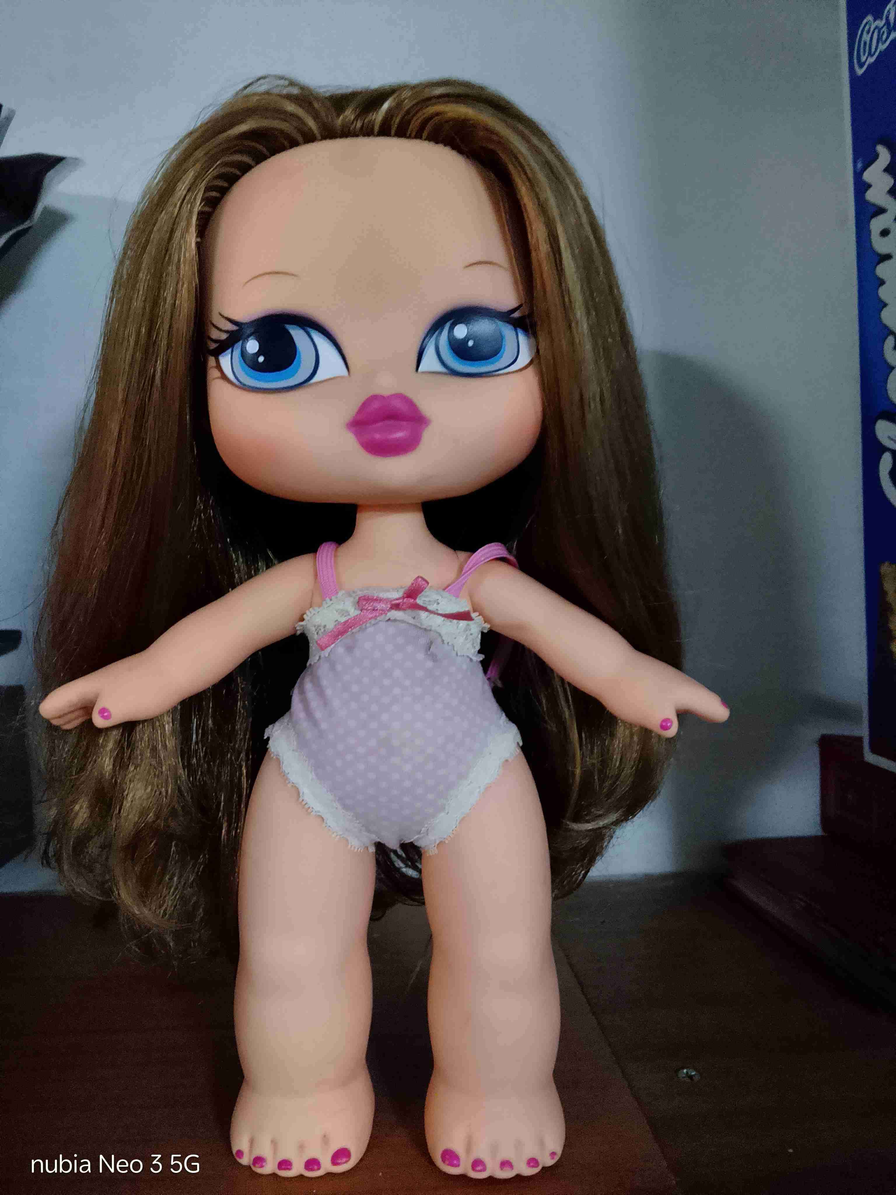 Muñeca con cabello larga - miniatura 2