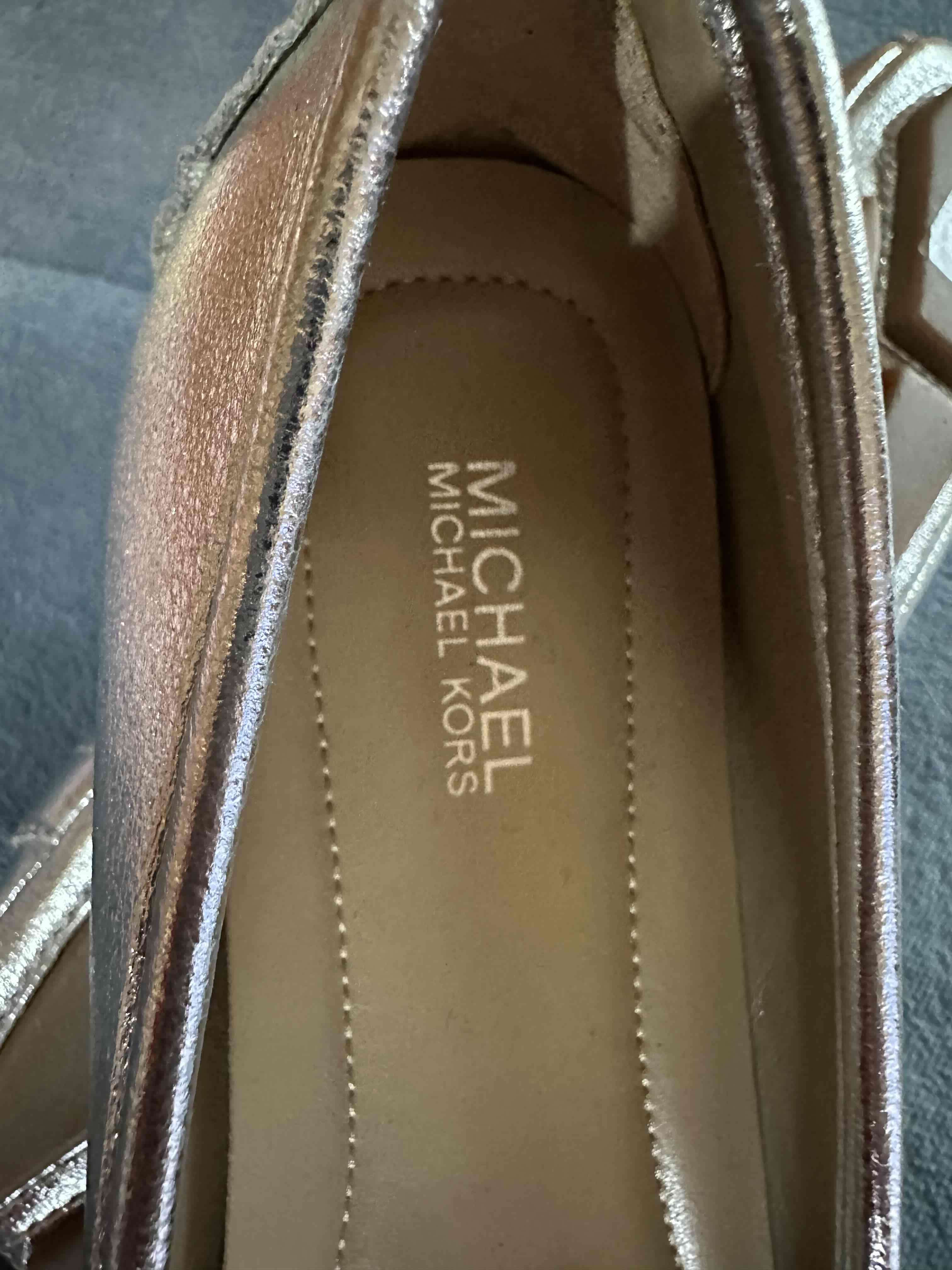 Zapatos planos plateados MK - miniatura 3