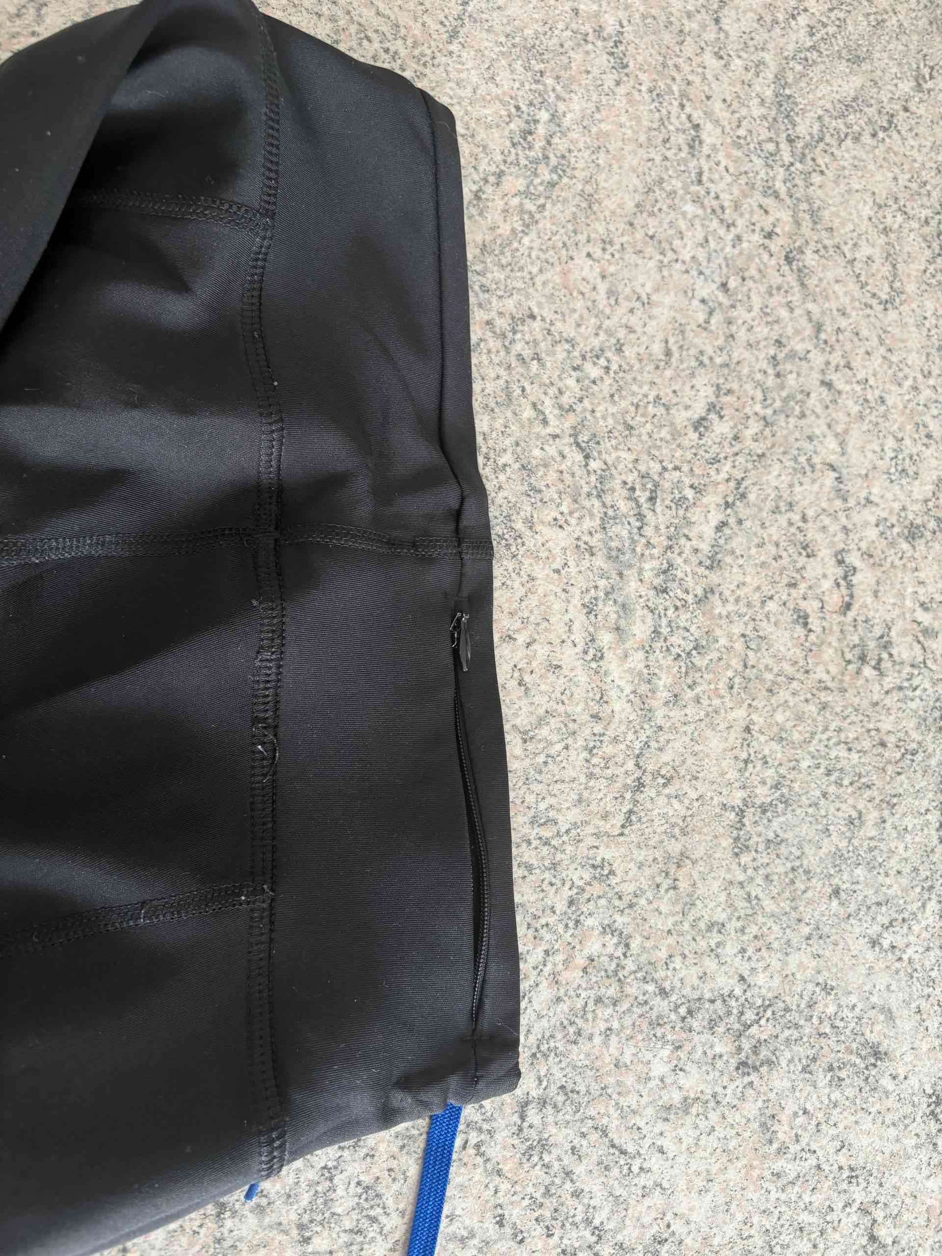 Pantalones deportivos Adidas negros y azules - miniatura 4