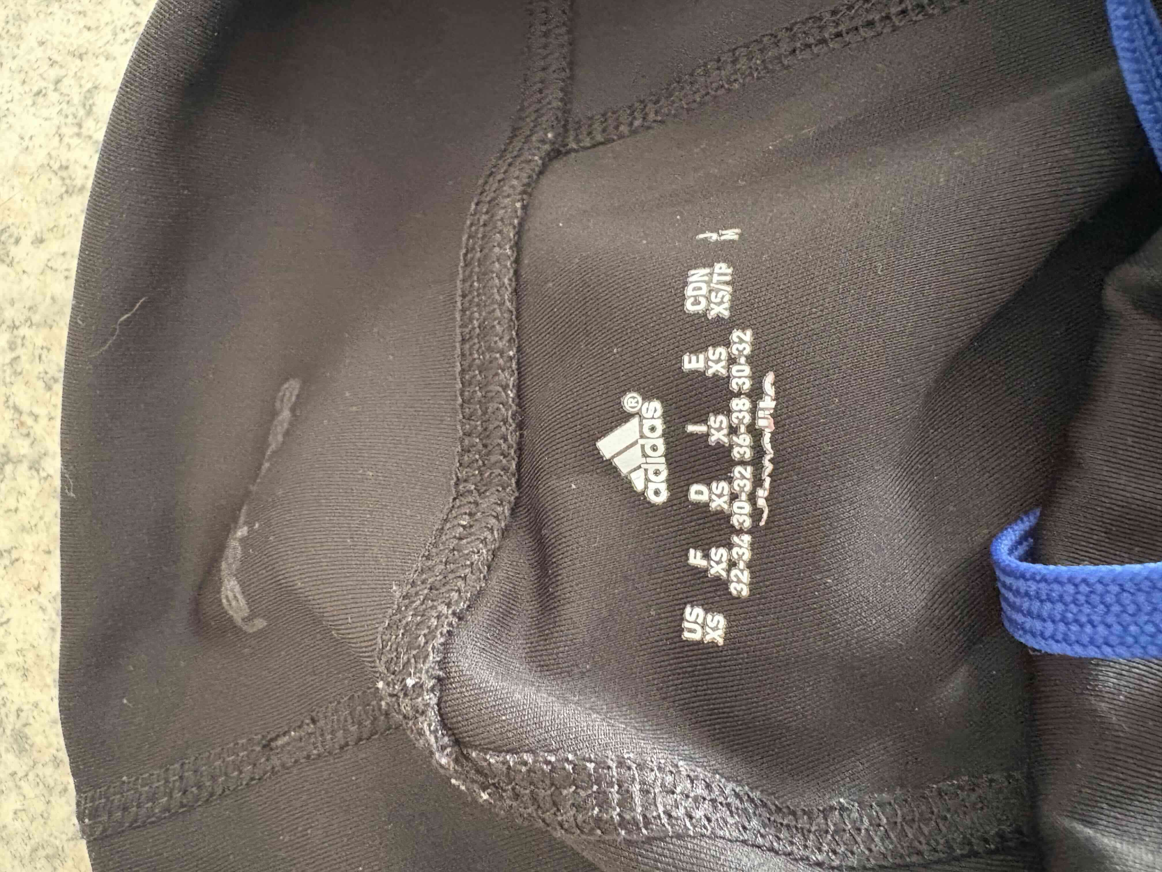 Pantalones deportivos Adidas negros y azules - miniatura 5