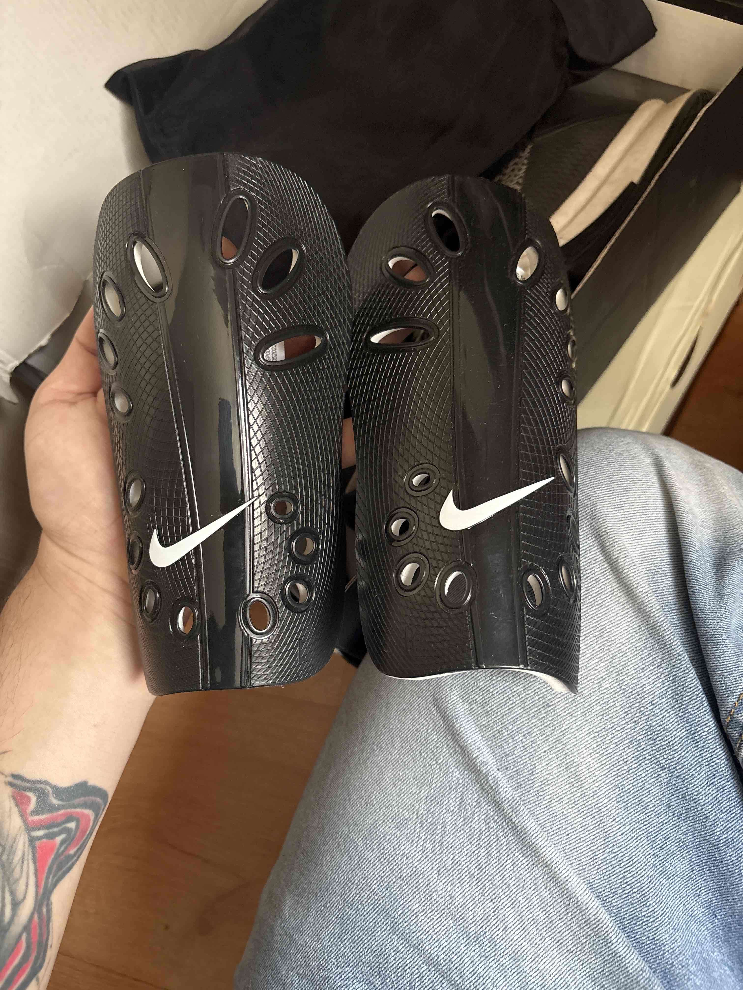 Espinilleras Nike negras - miniatura 1