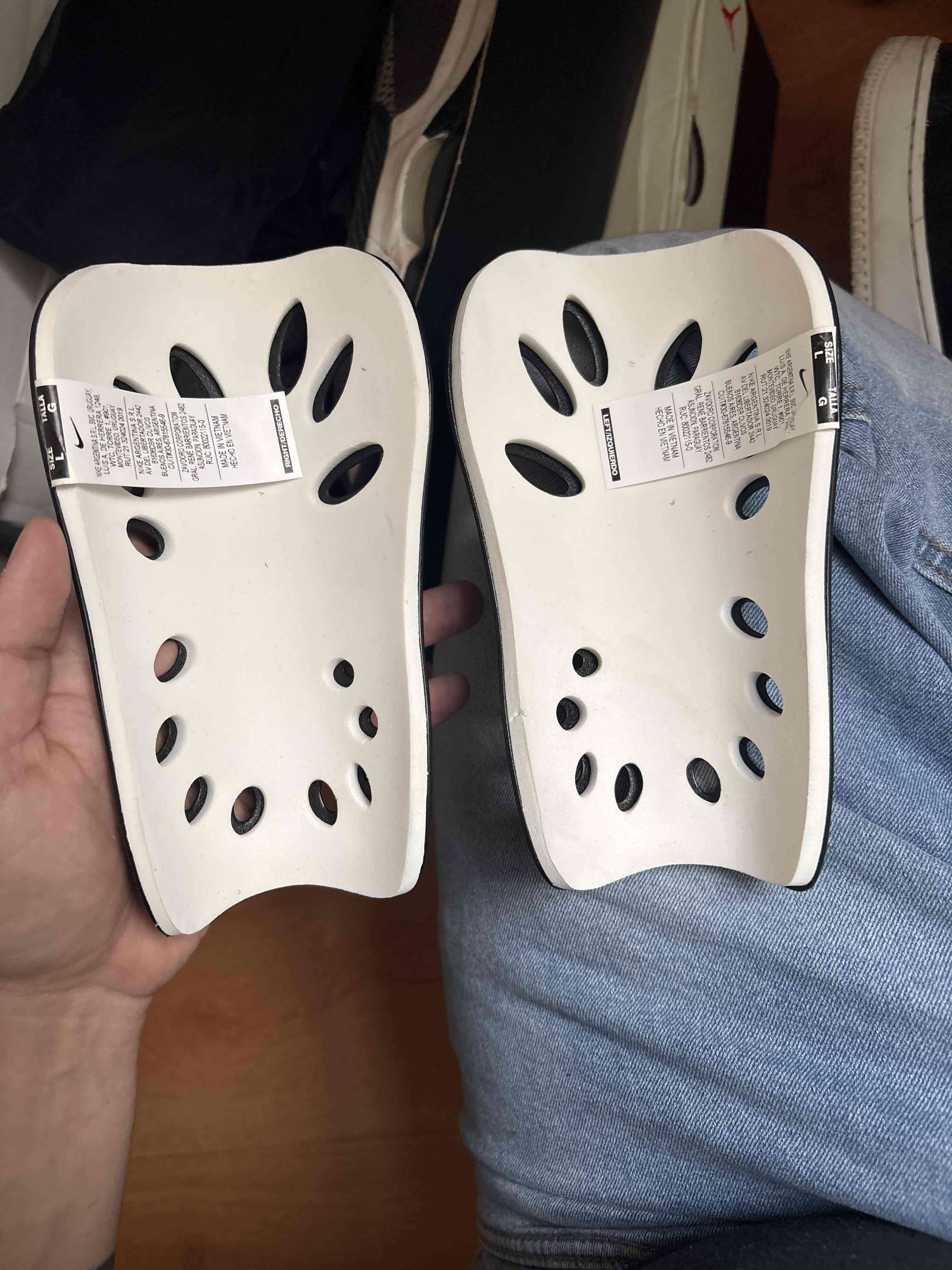 Espinilleras Nike negras - miniatura 2