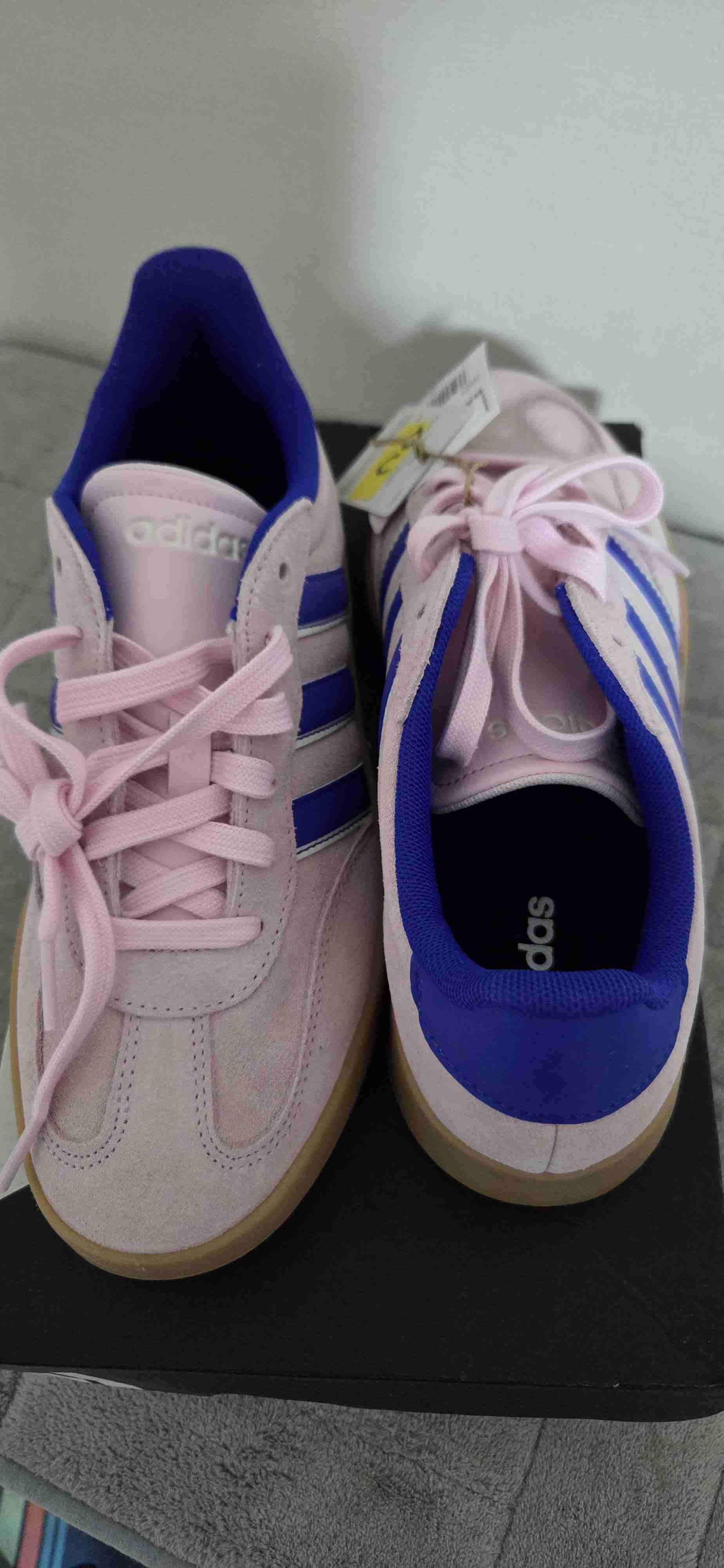 Zapatillas Adidas rosas y azules - miniatura 2