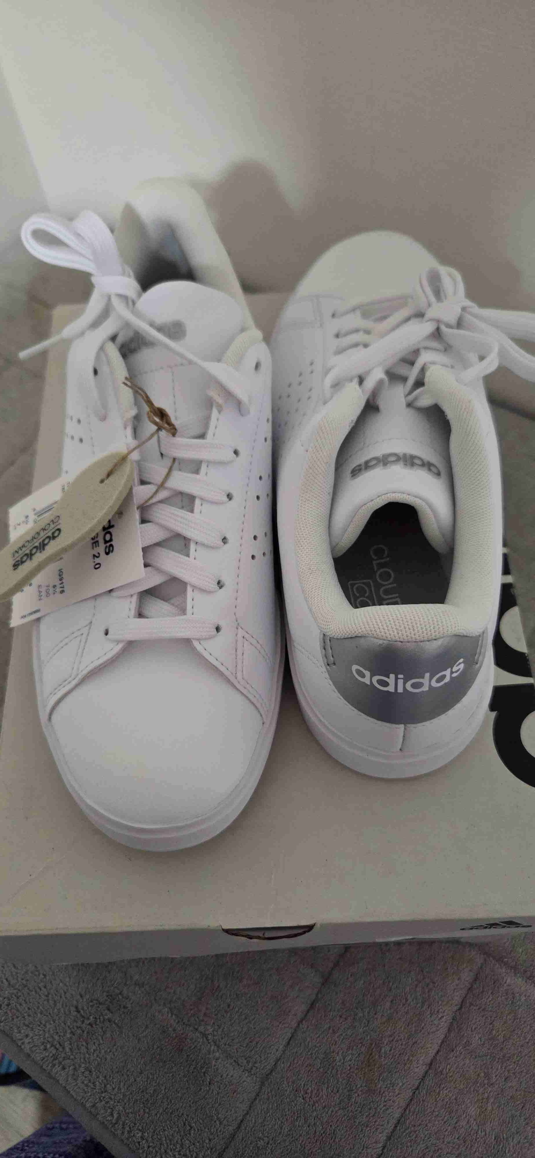 Zapatillas blancas Adidas nuevas - miniatura 1