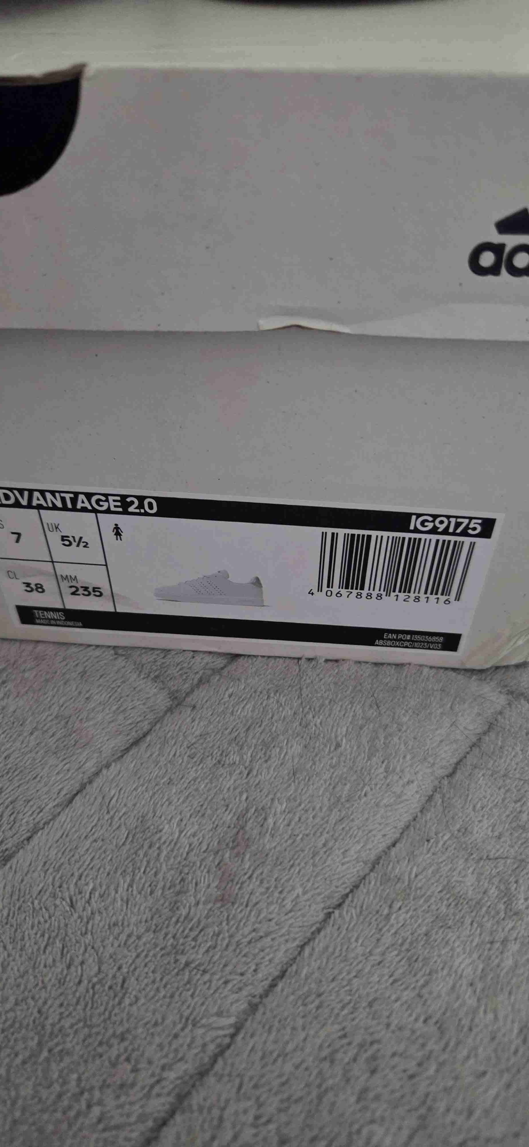 Zapatillas blancas Adidas nuevas - miniatura 2