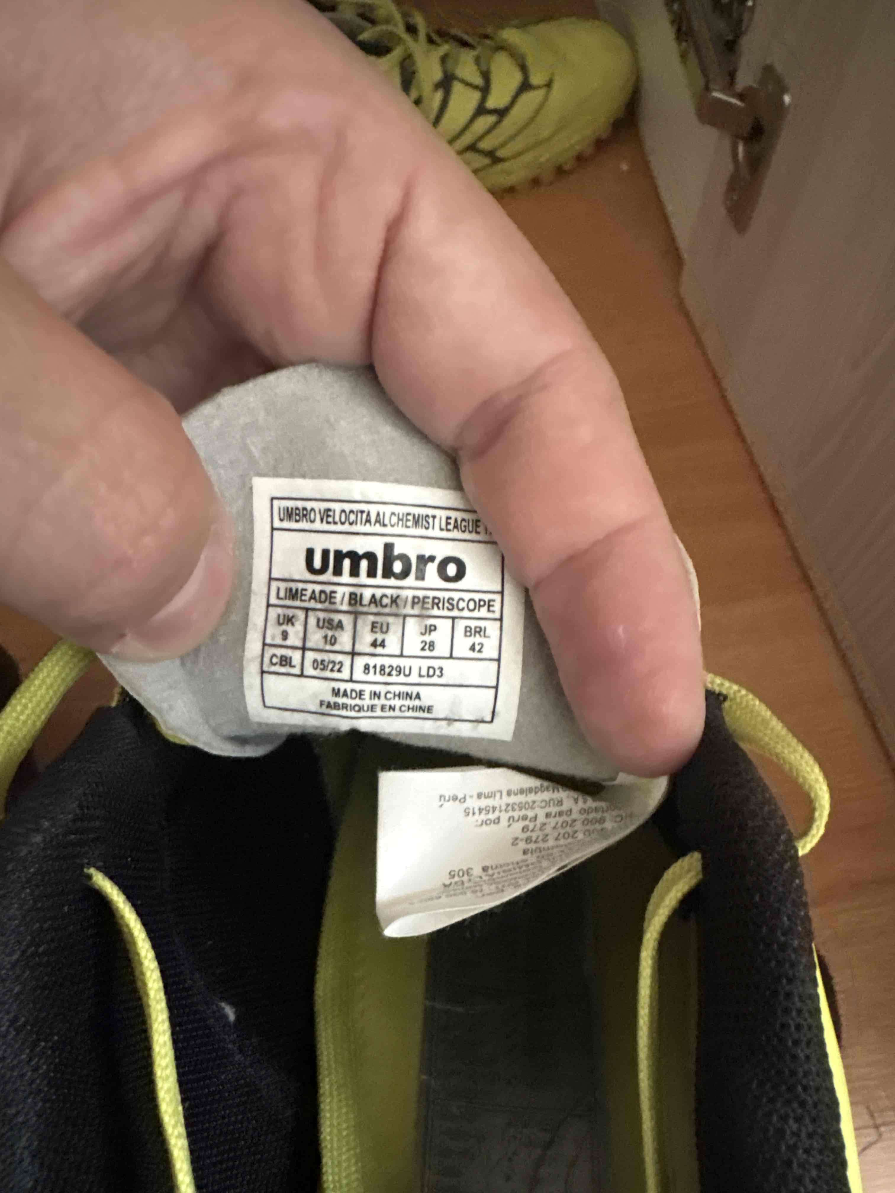 Zapatillas Umbro deportivas amarillas - miniatura 2