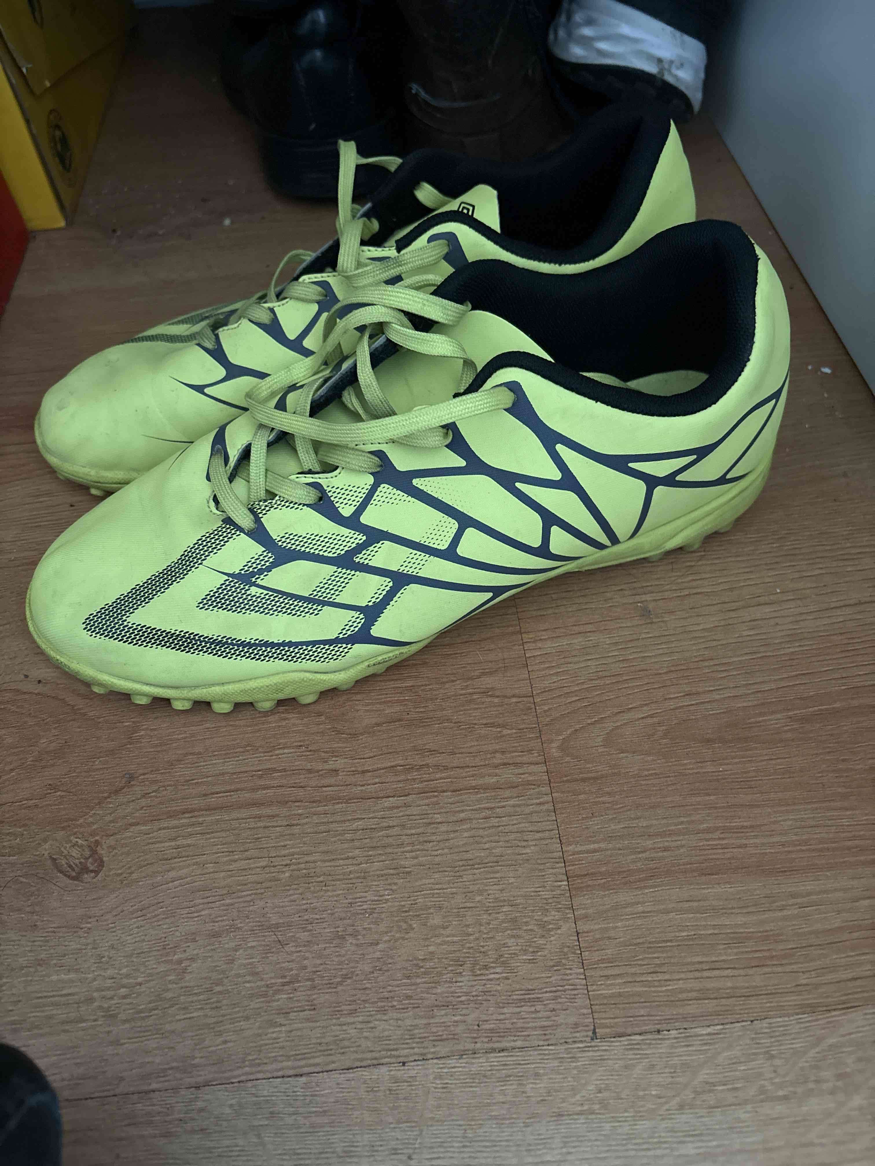 Zapatillas Umbro deportivas amarillas - miniatura 4