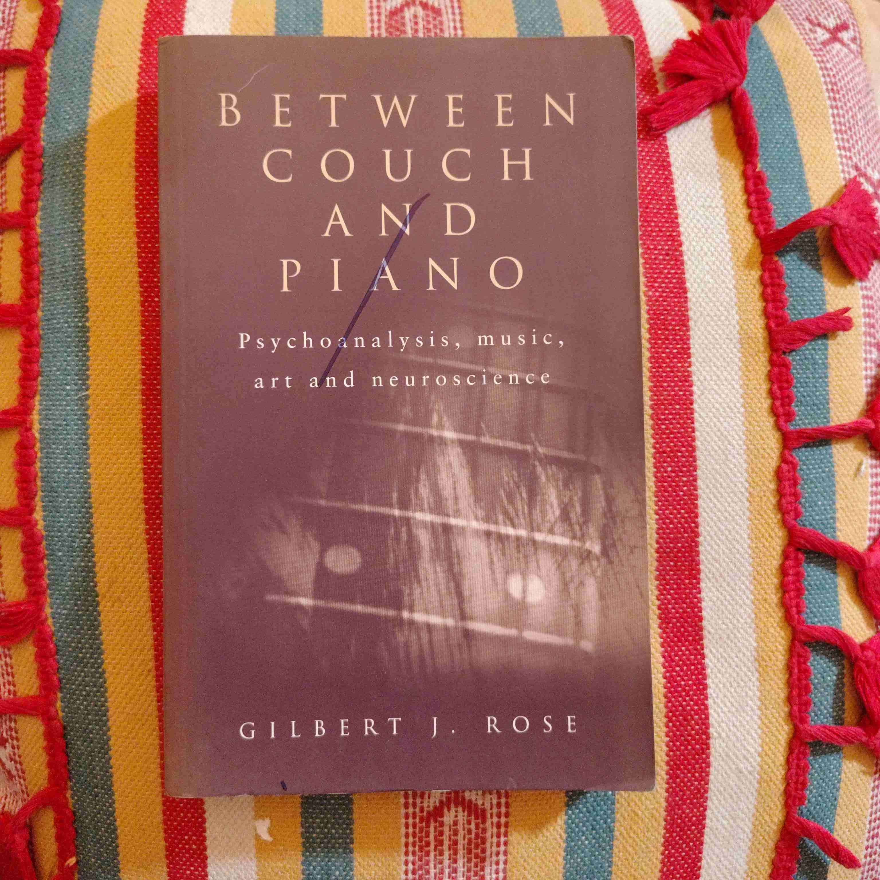Libro Between Couch and Piano - 1