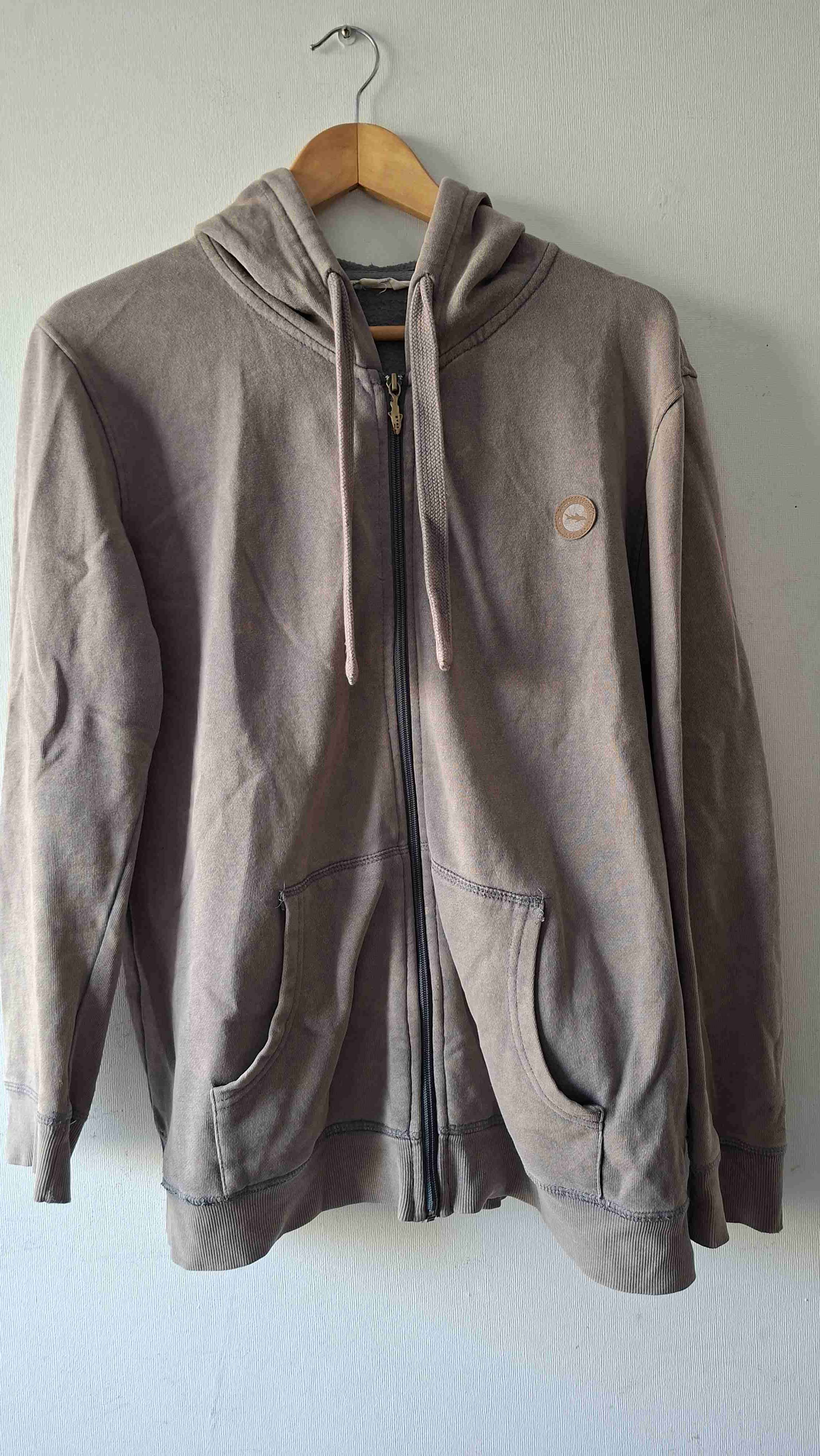 Polerón beige con capucha - 1