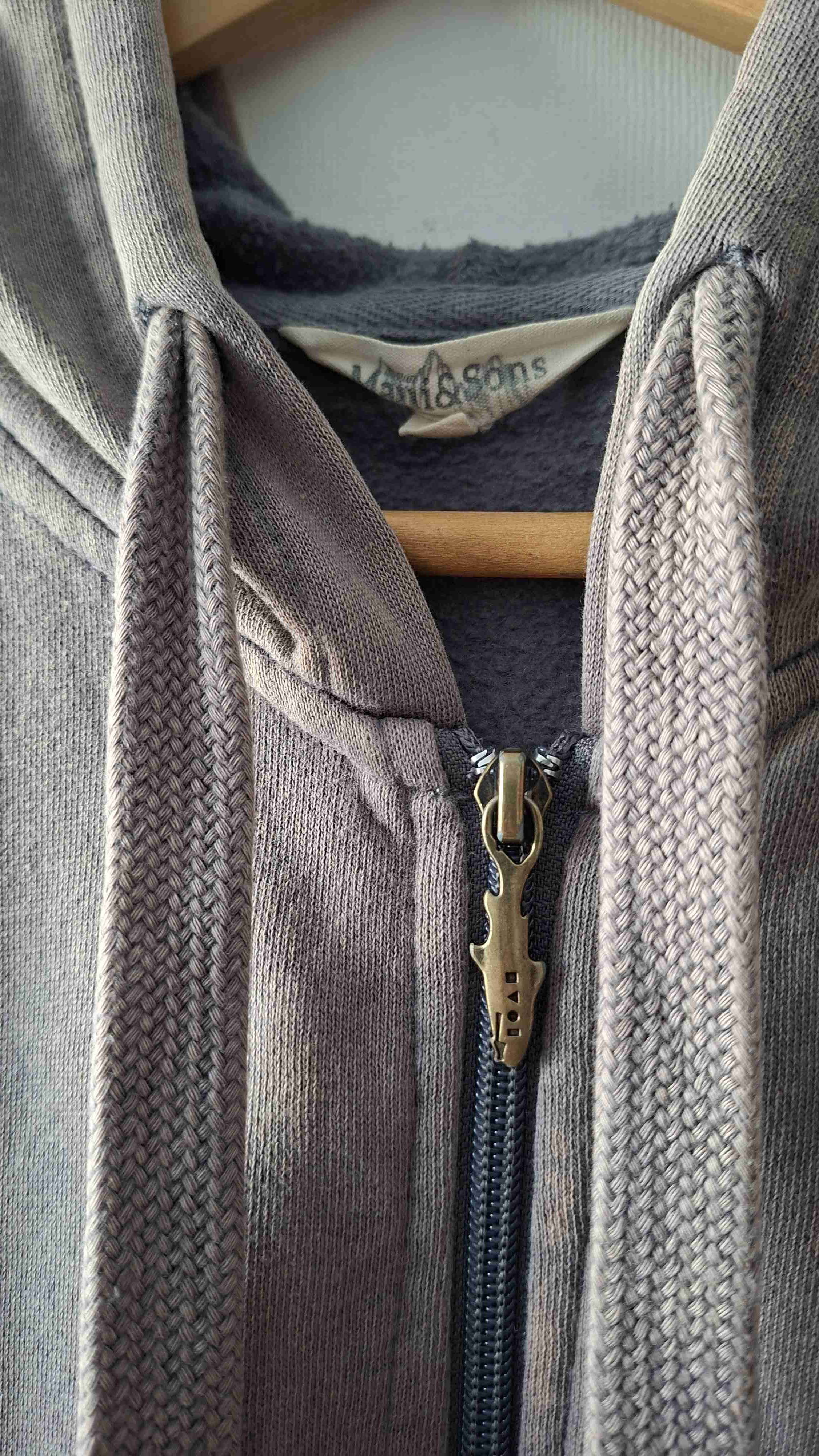 Polerón beige con capucha - 2