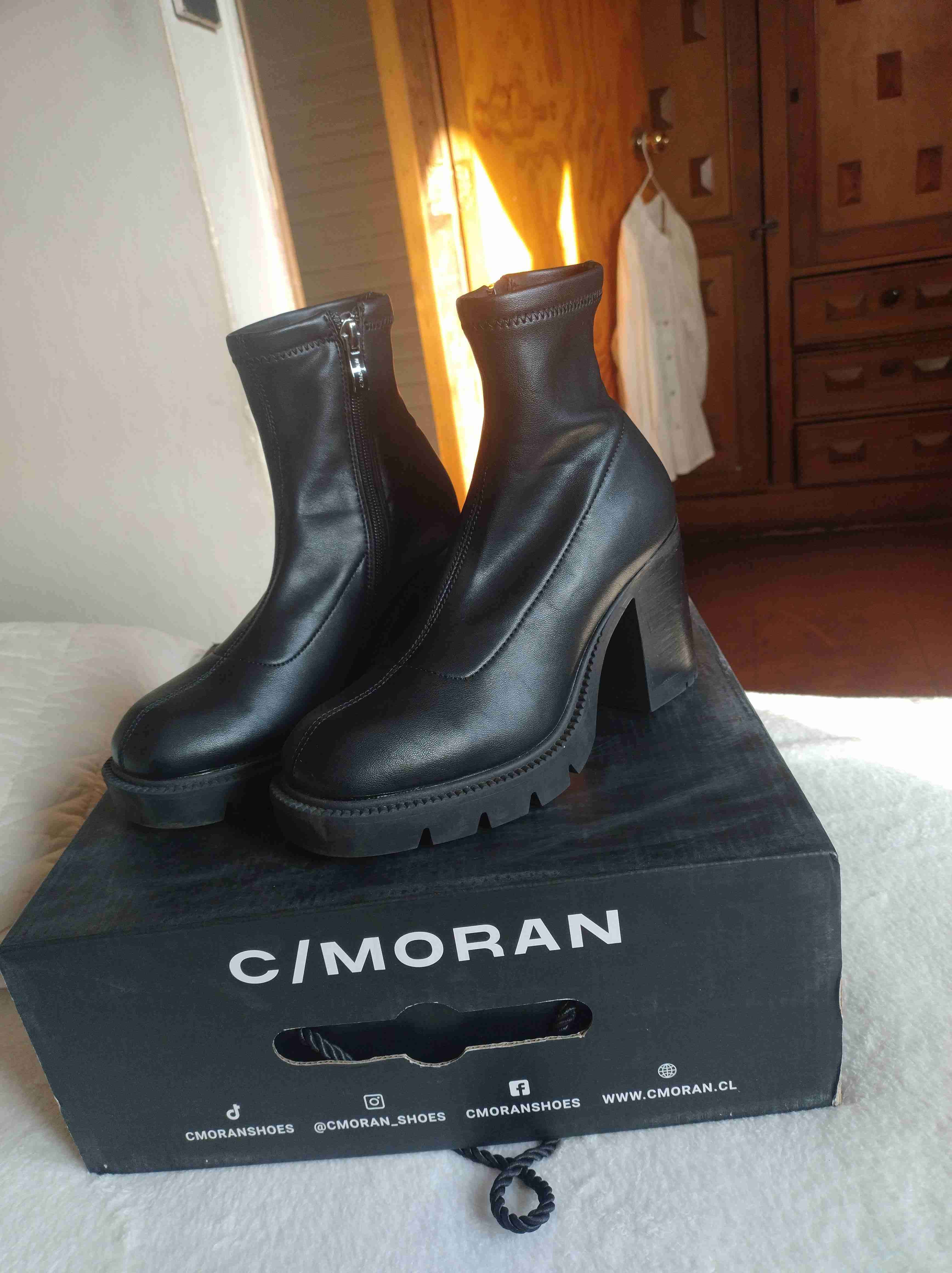 Botines negros con plataforma - 1