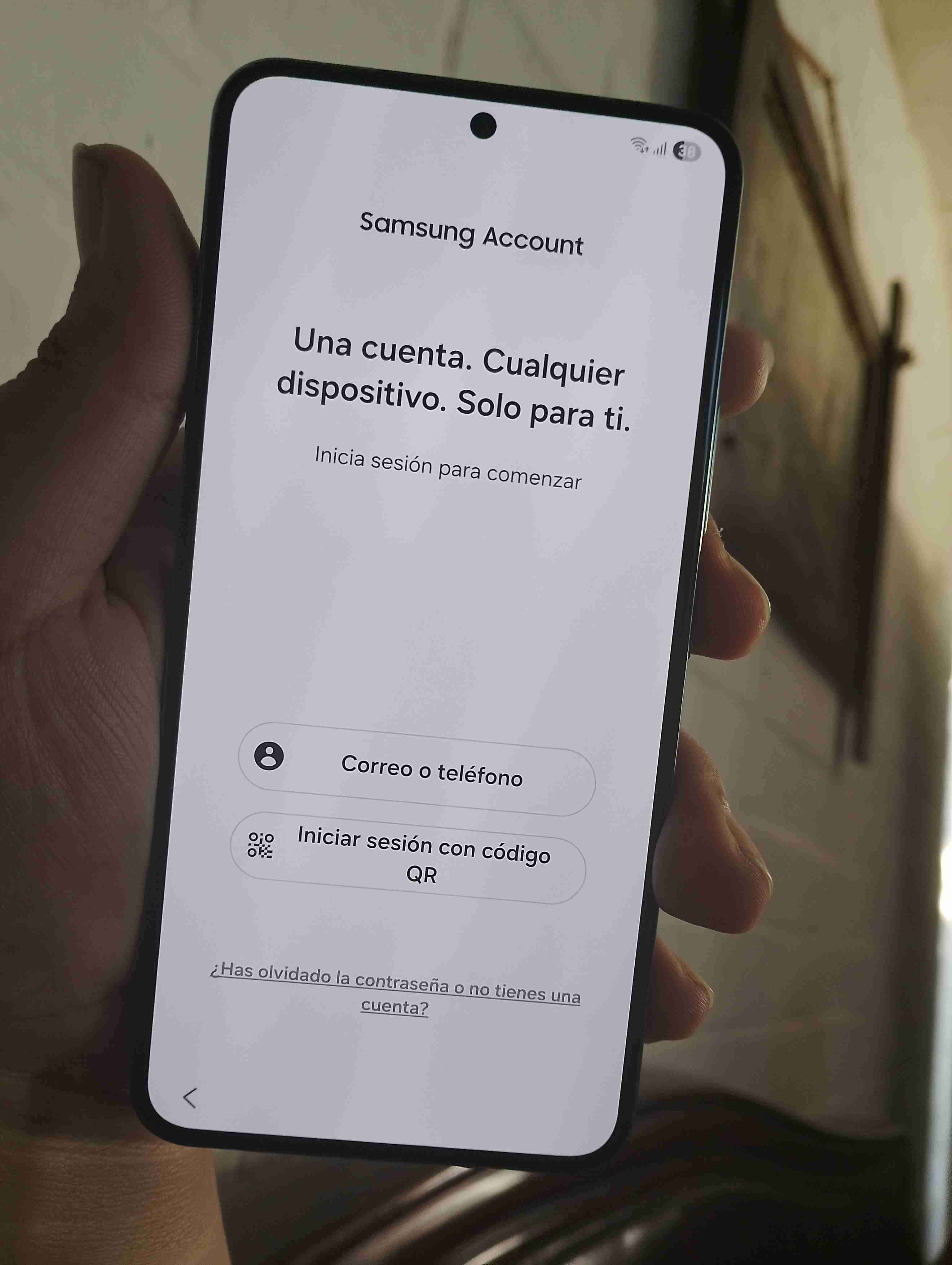 Smartphone Samsung S22 en buen estado - miniatura 1