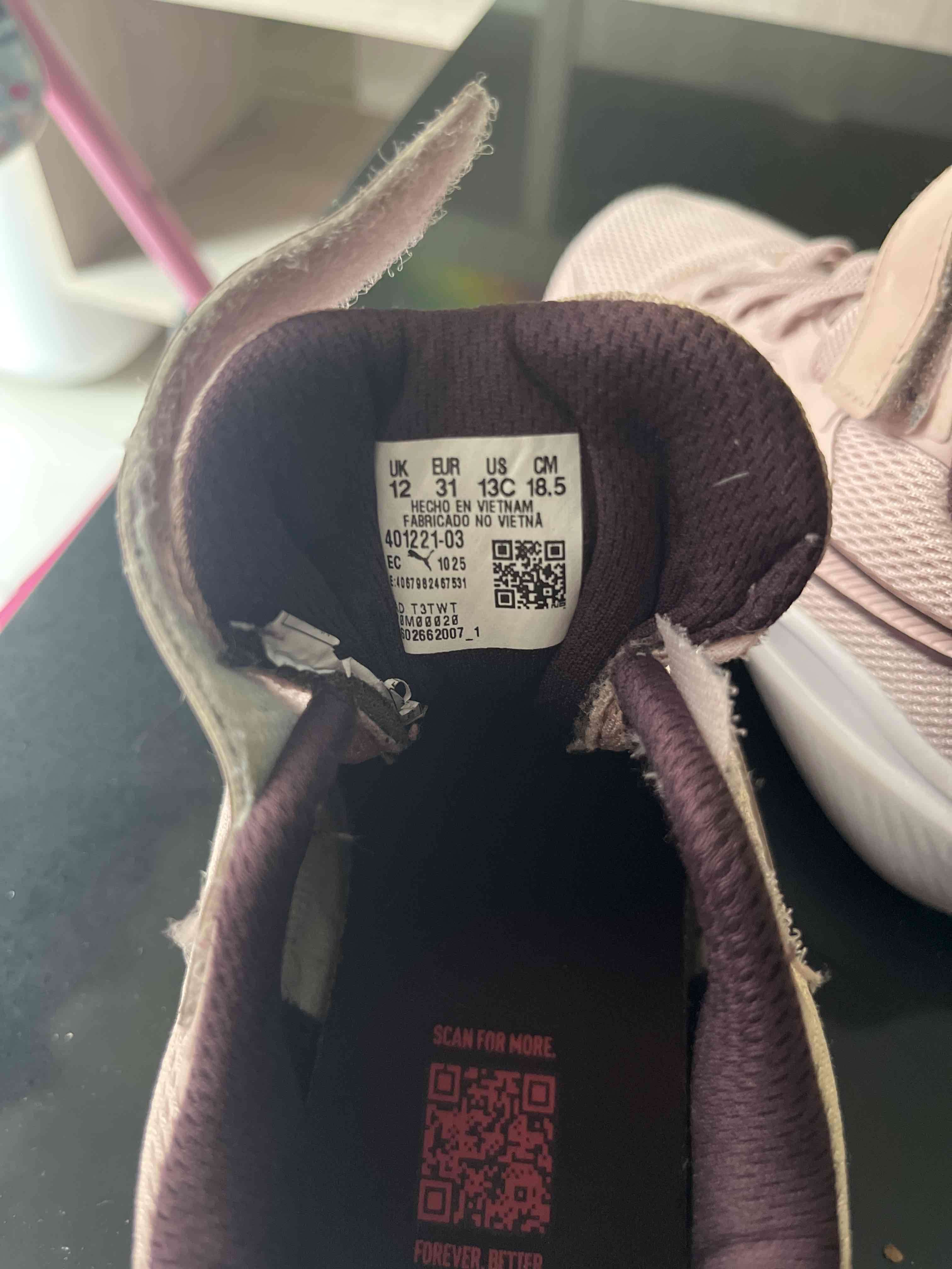 Zapatillas deportivas rosadas marca puma - 2