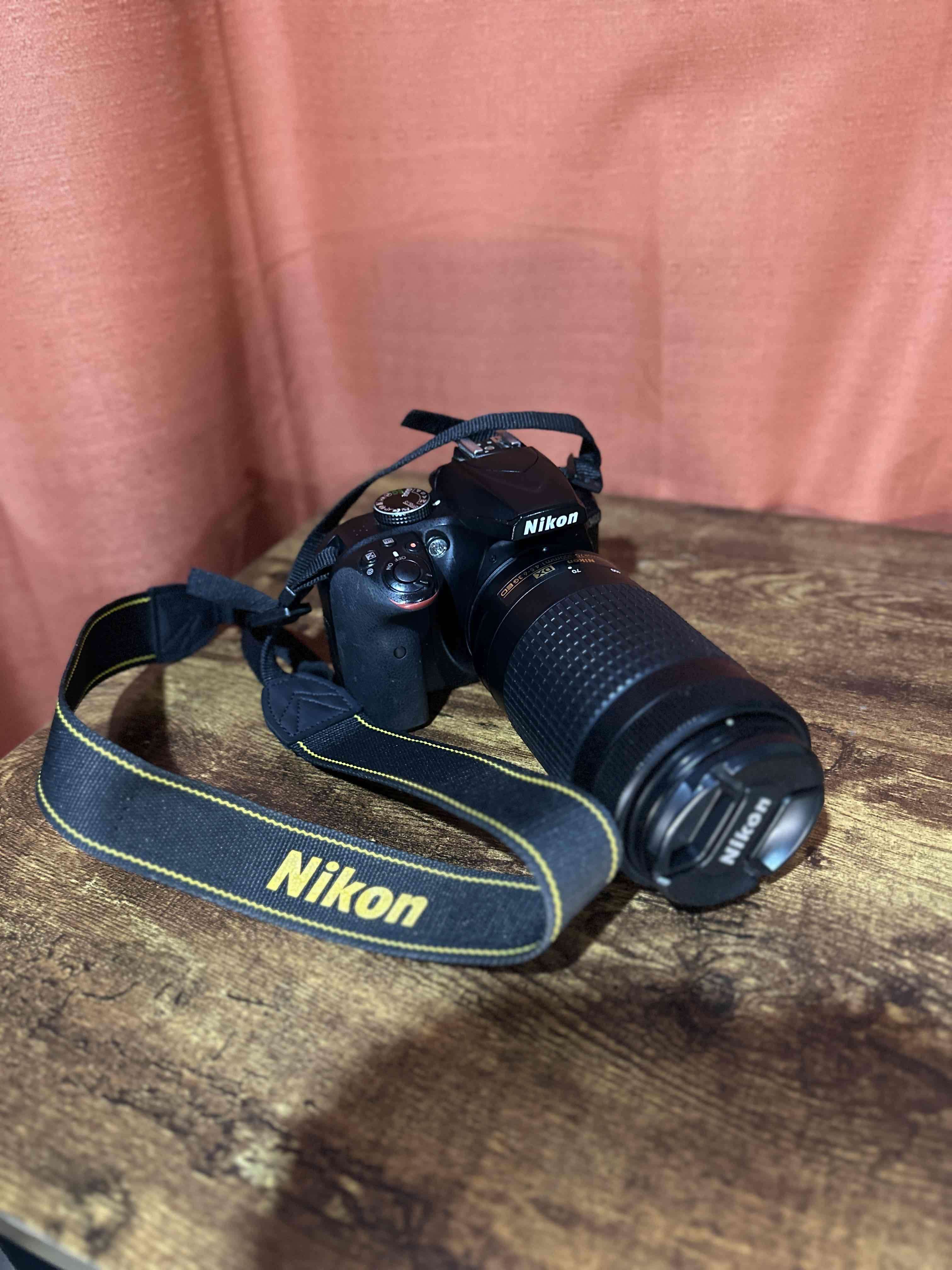 Cámara Nikon D3400 con lente zoom 70-300mm - 1