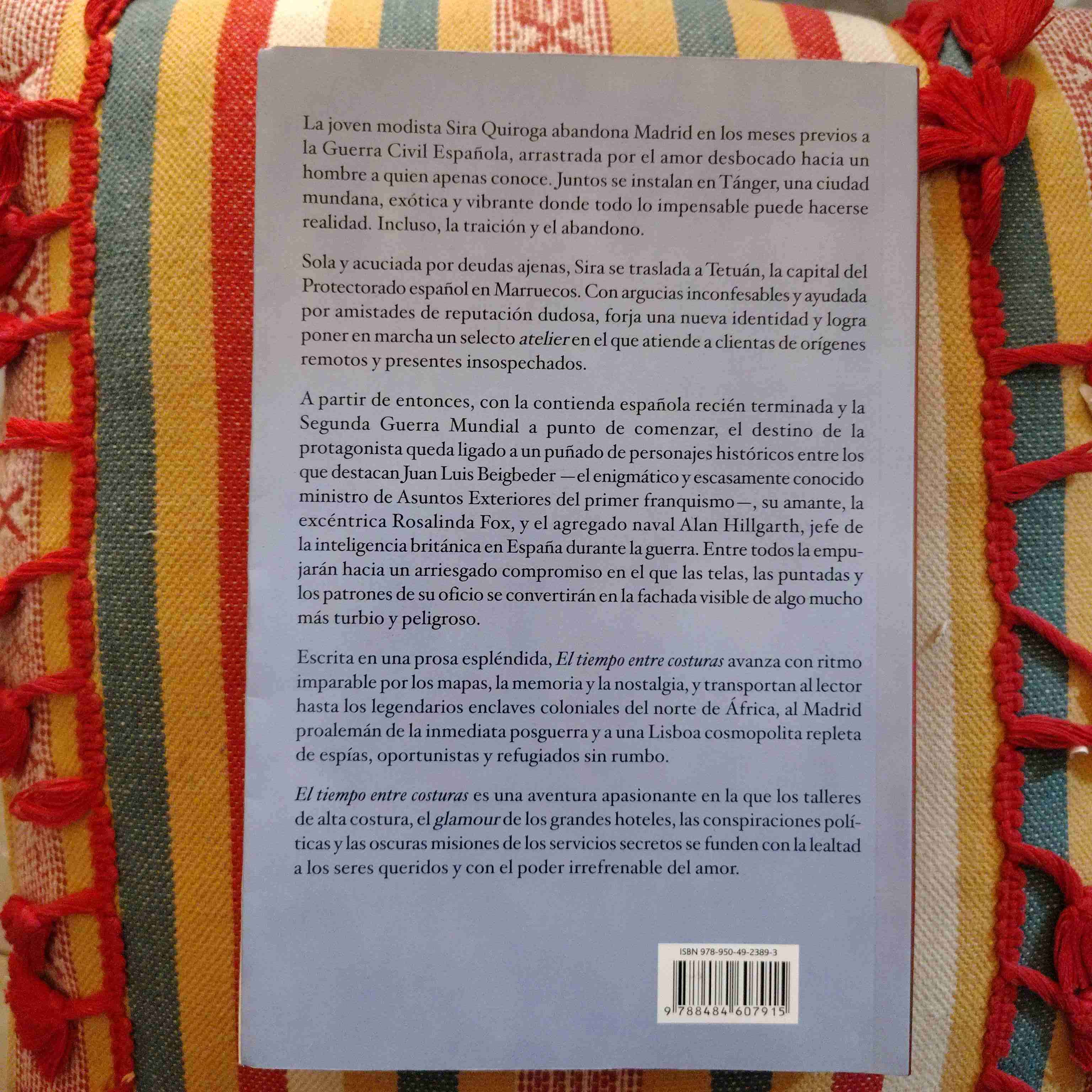 Libro 'El tiempo entre costuras' de María Dueñas - 2