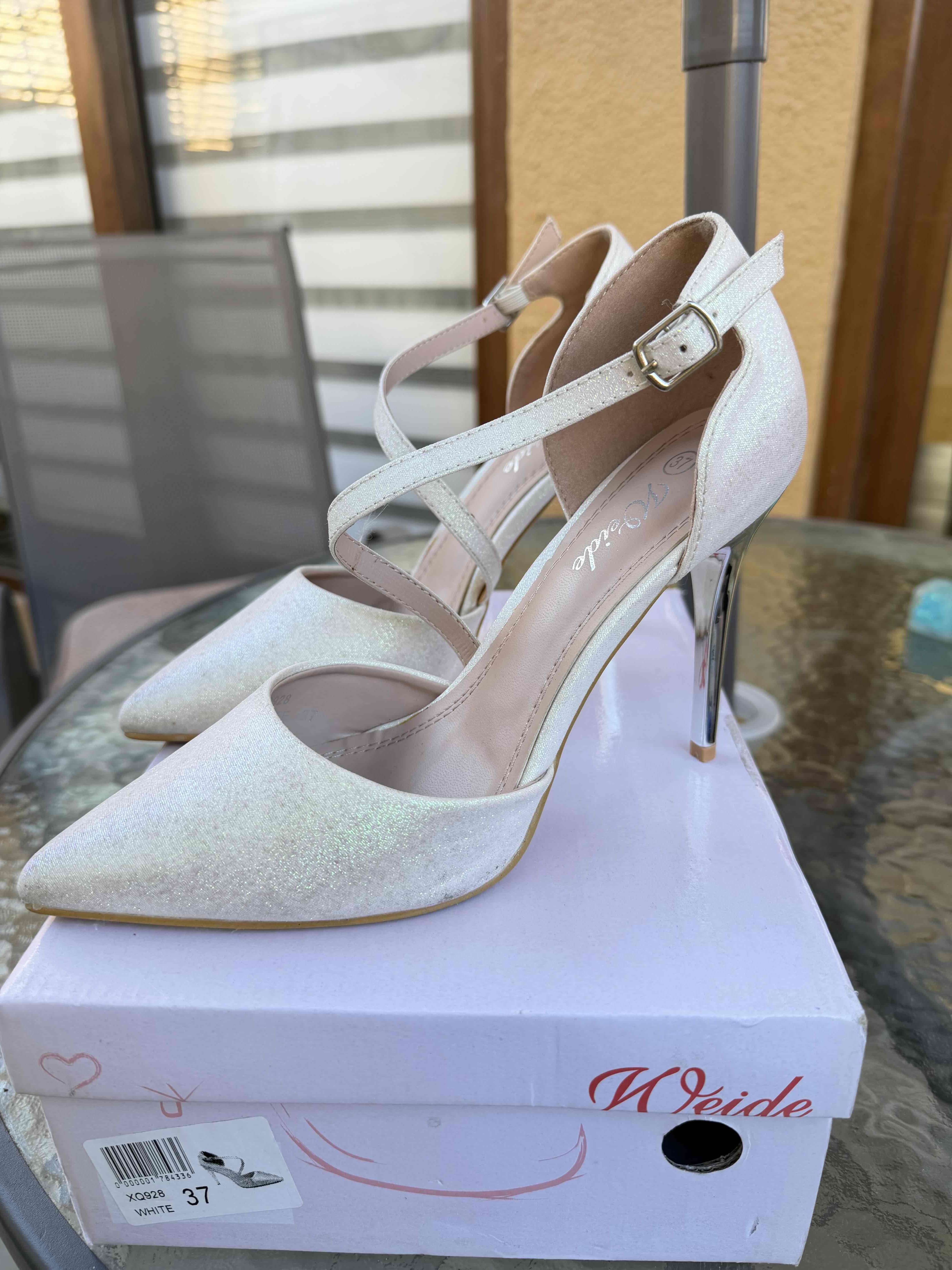 Zapatos de tacón blanco brillante - 1