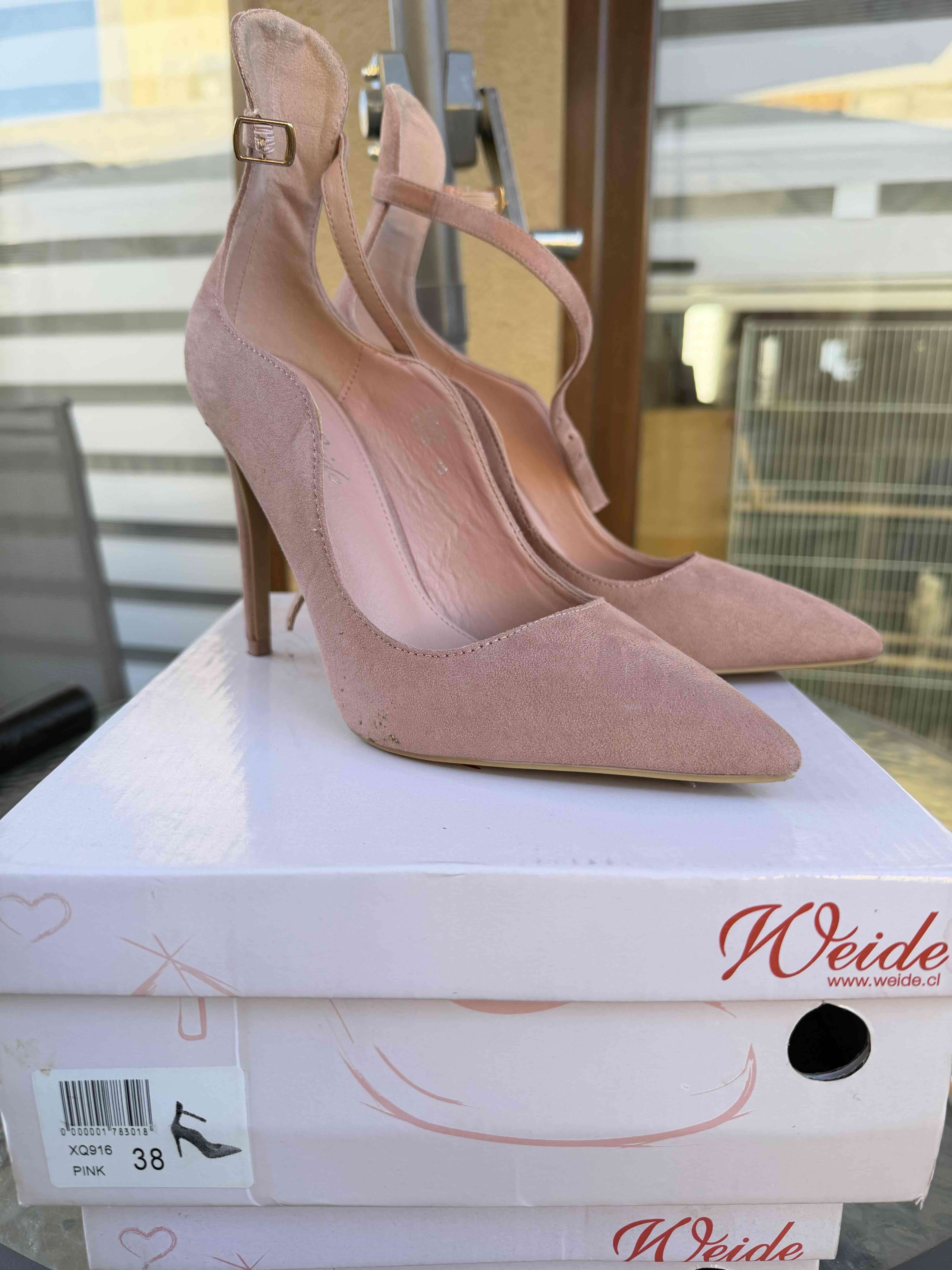 Tacones rosados con correa - 2