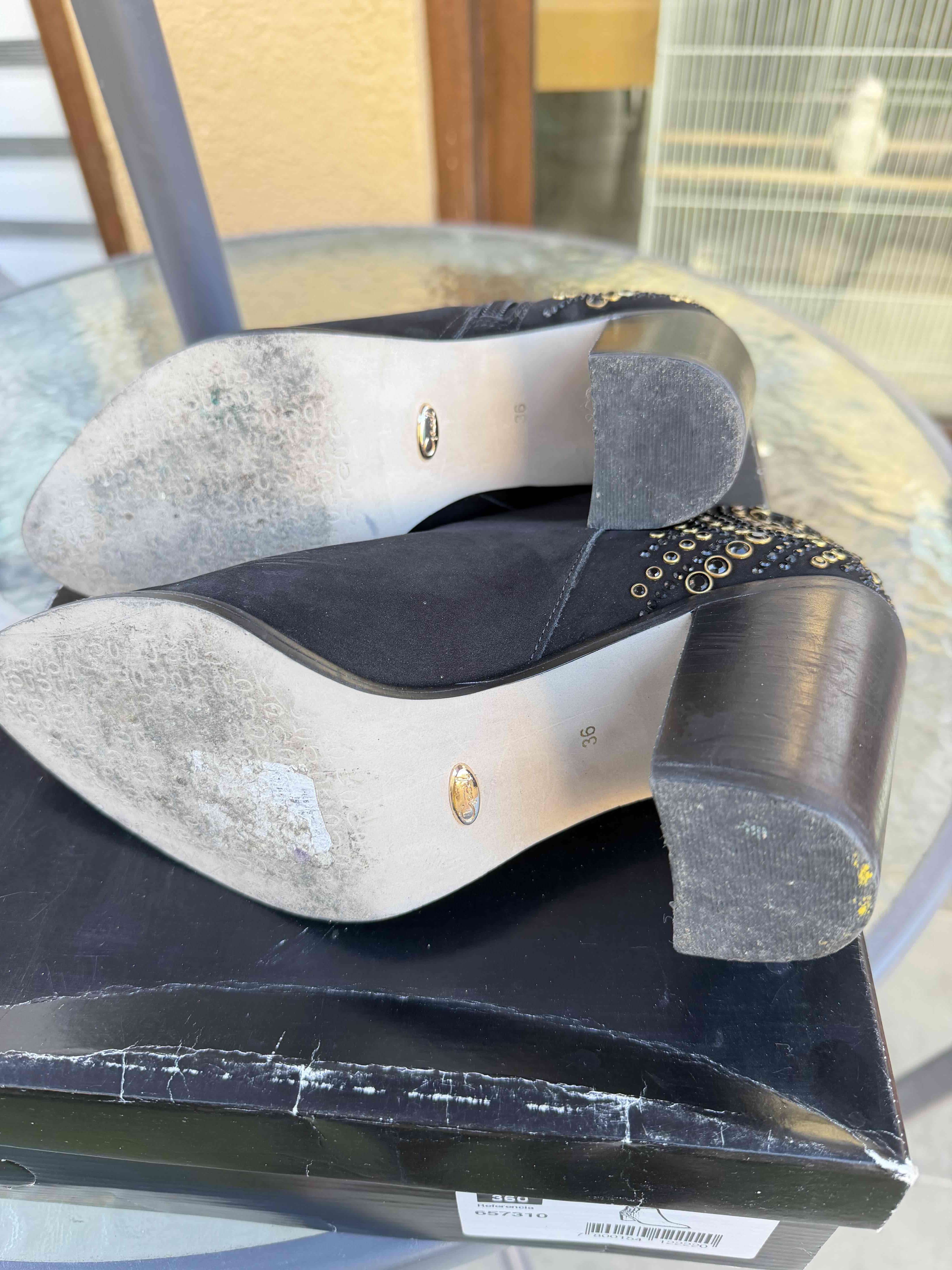 Botines de gamuza negros con apliques - 3