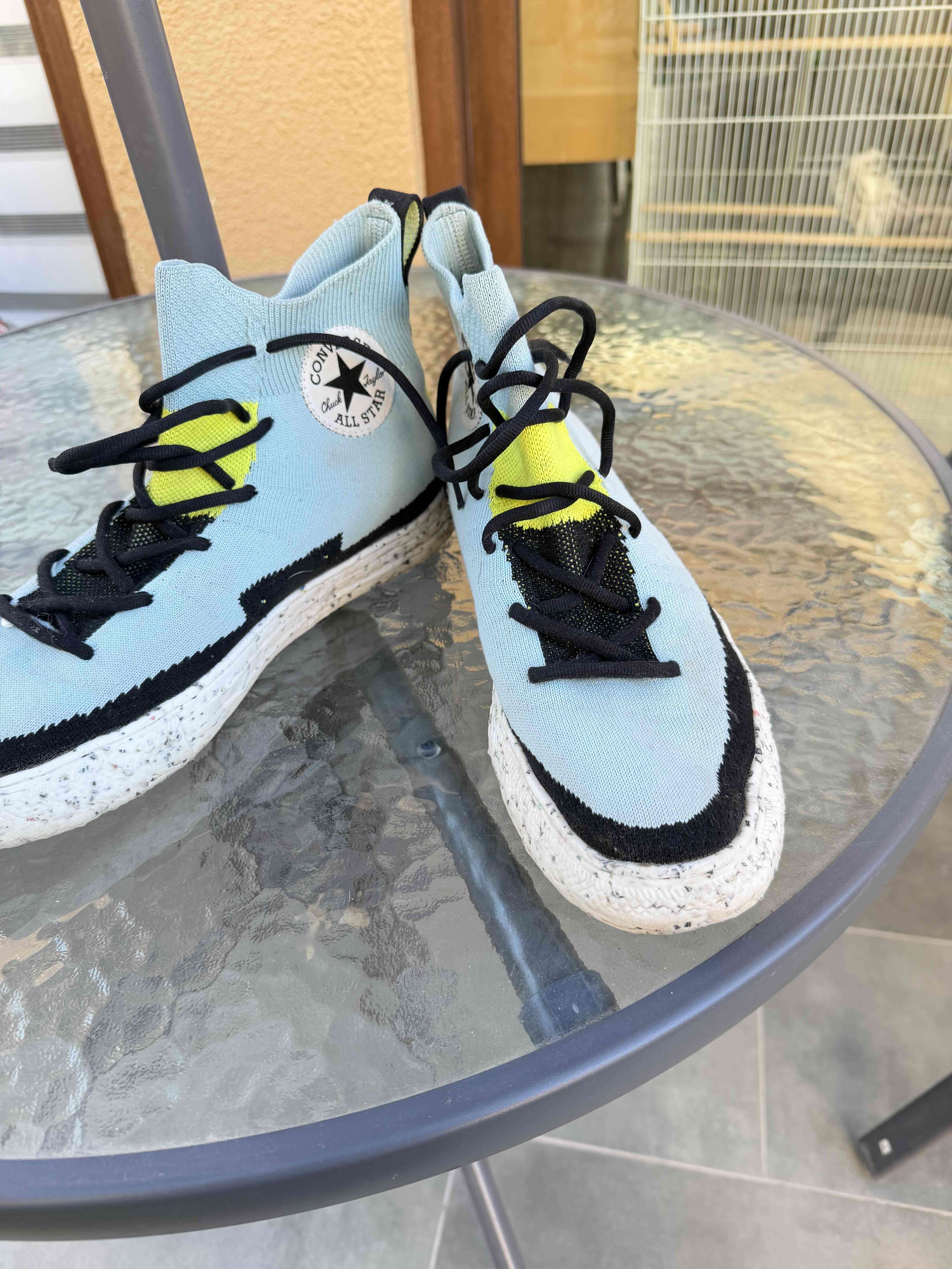 Zapatillas deportivas celestes - 1