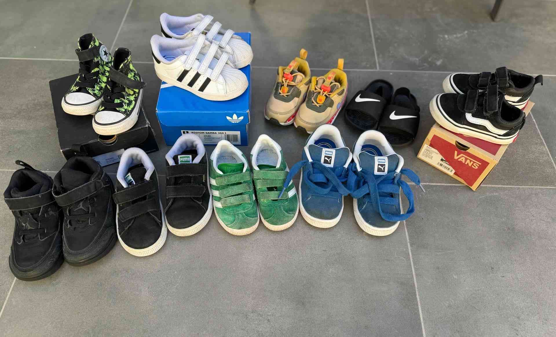 Lote de zapatillas infantiles variadas - 1